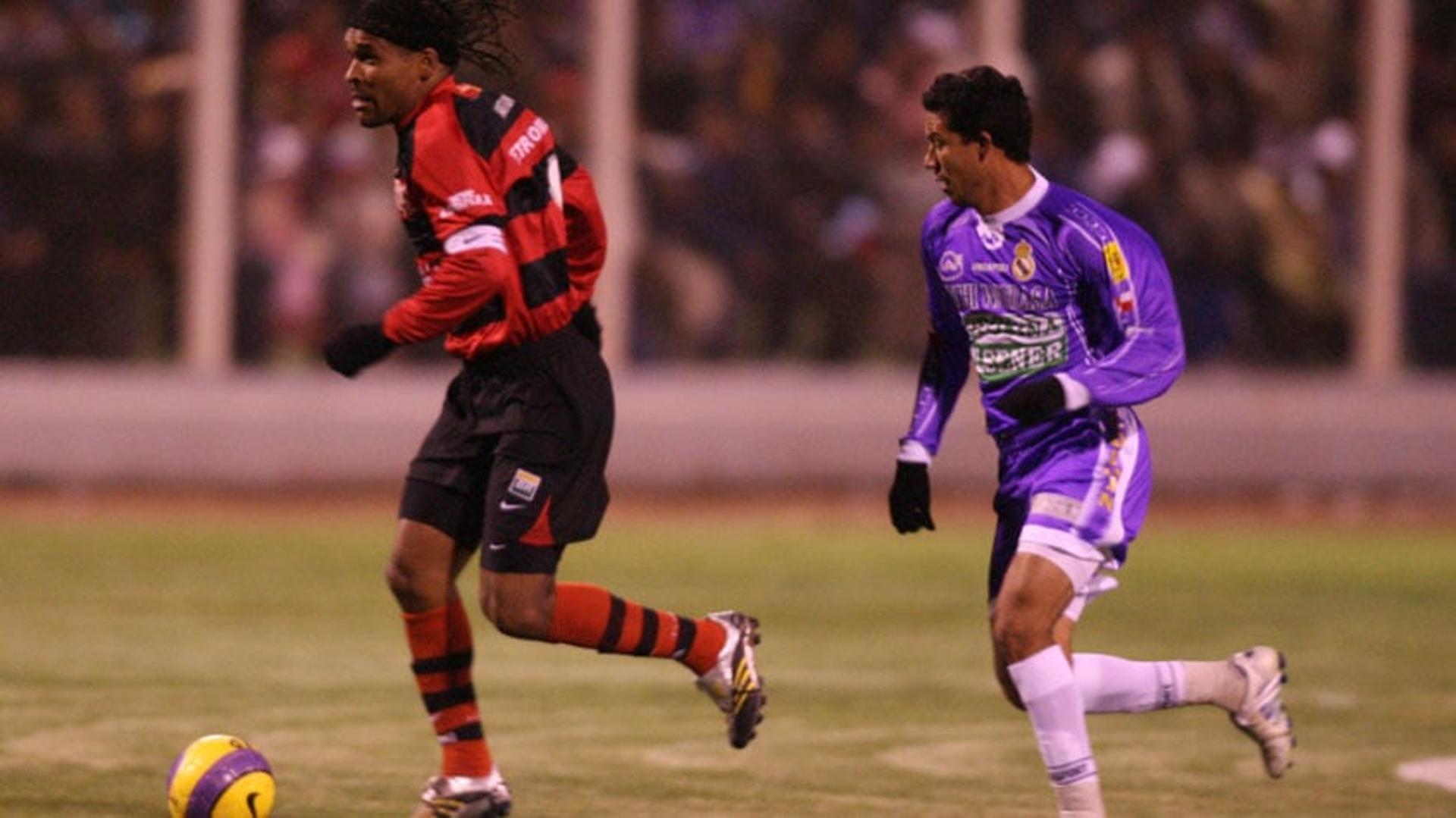 14/02/2007 - Flamengo 2 x 2 Real Potosi-BOL