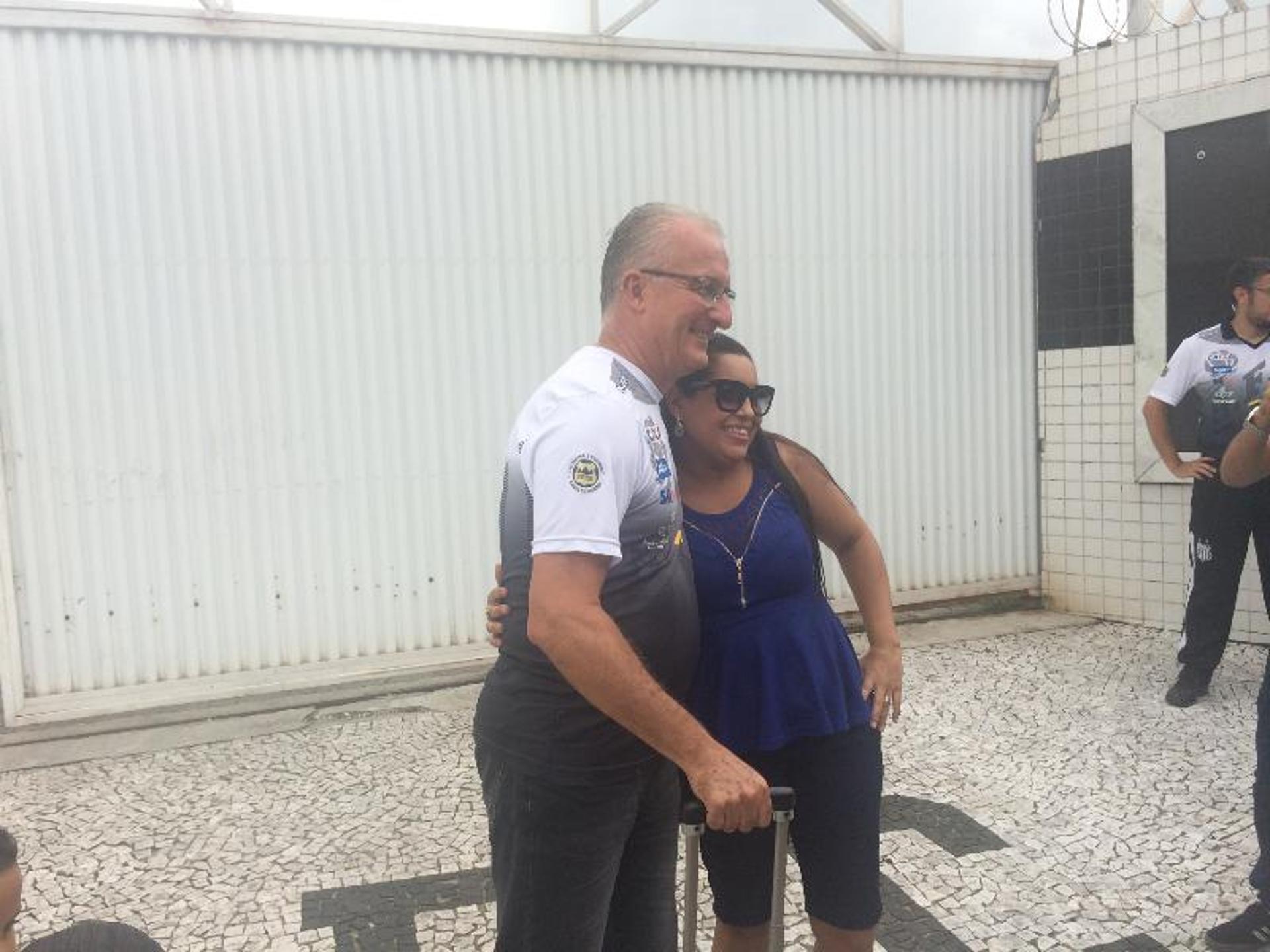 De malas prontas: Dorival terá que comandar preparação em meio à sequência de viagens