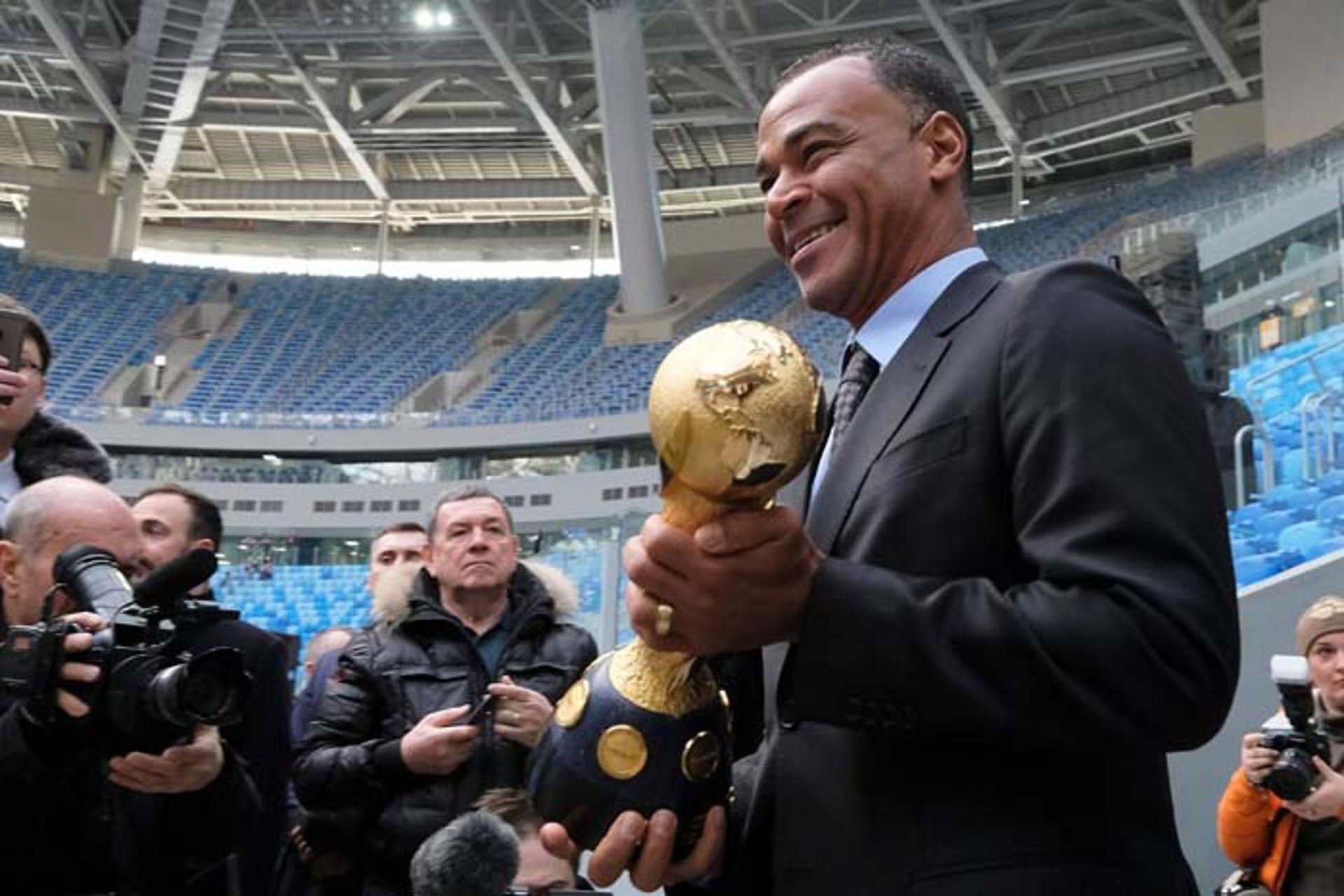 Cafu no estádio de São Petersburgo