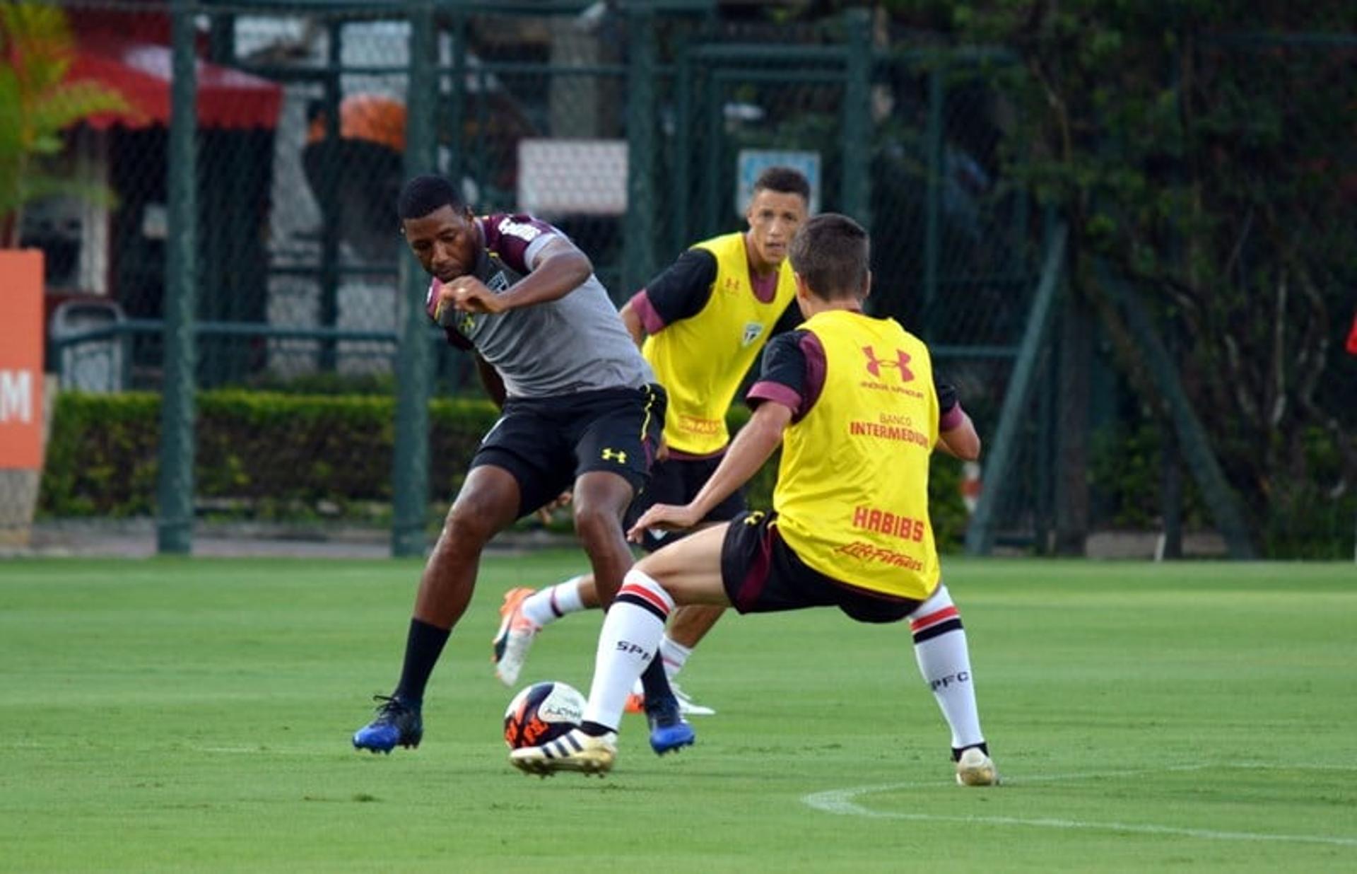 Jucilei atuou durante o primeiro tempo do jogo-treino