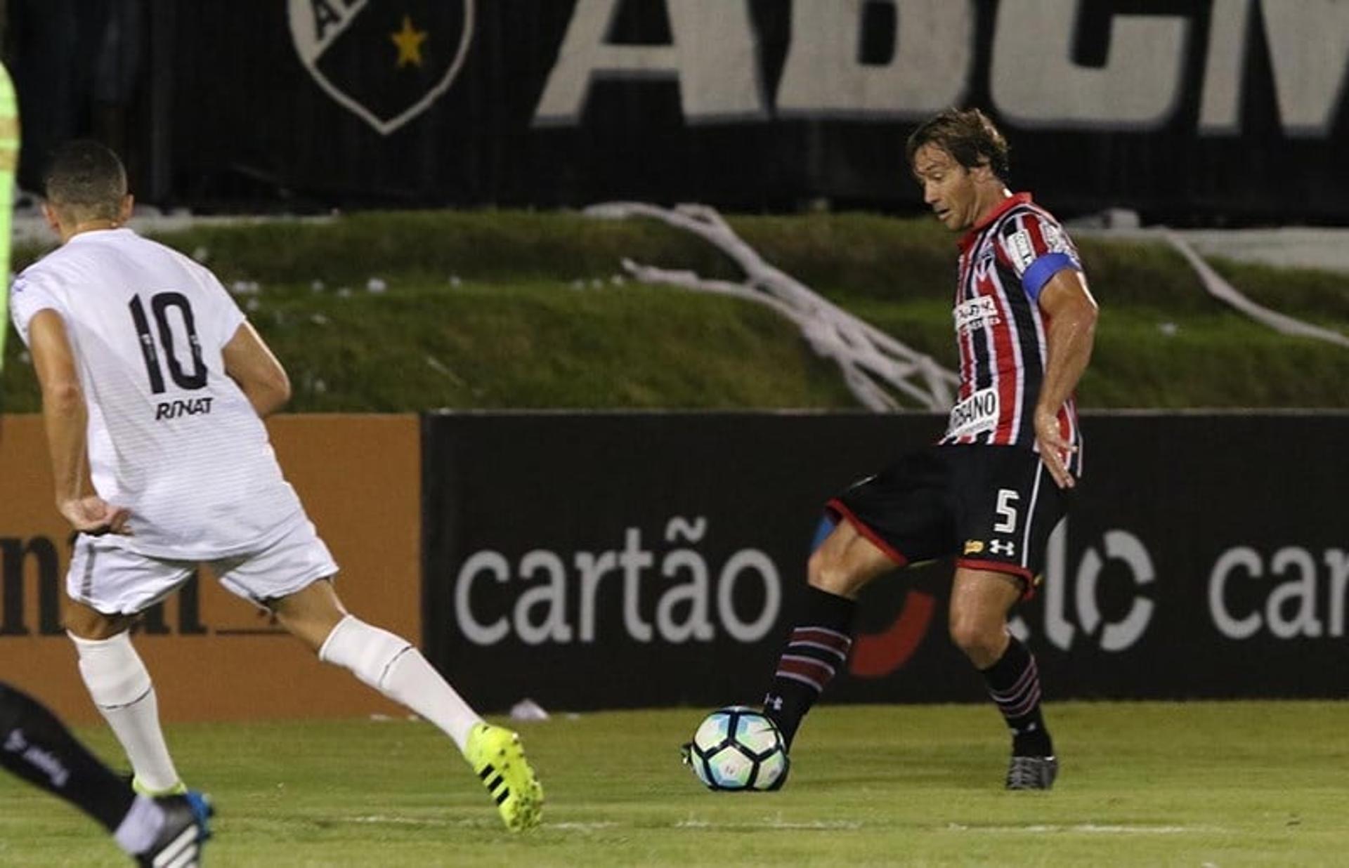 Lugano foi titular pela terceira vez na temporada, contra o ABC