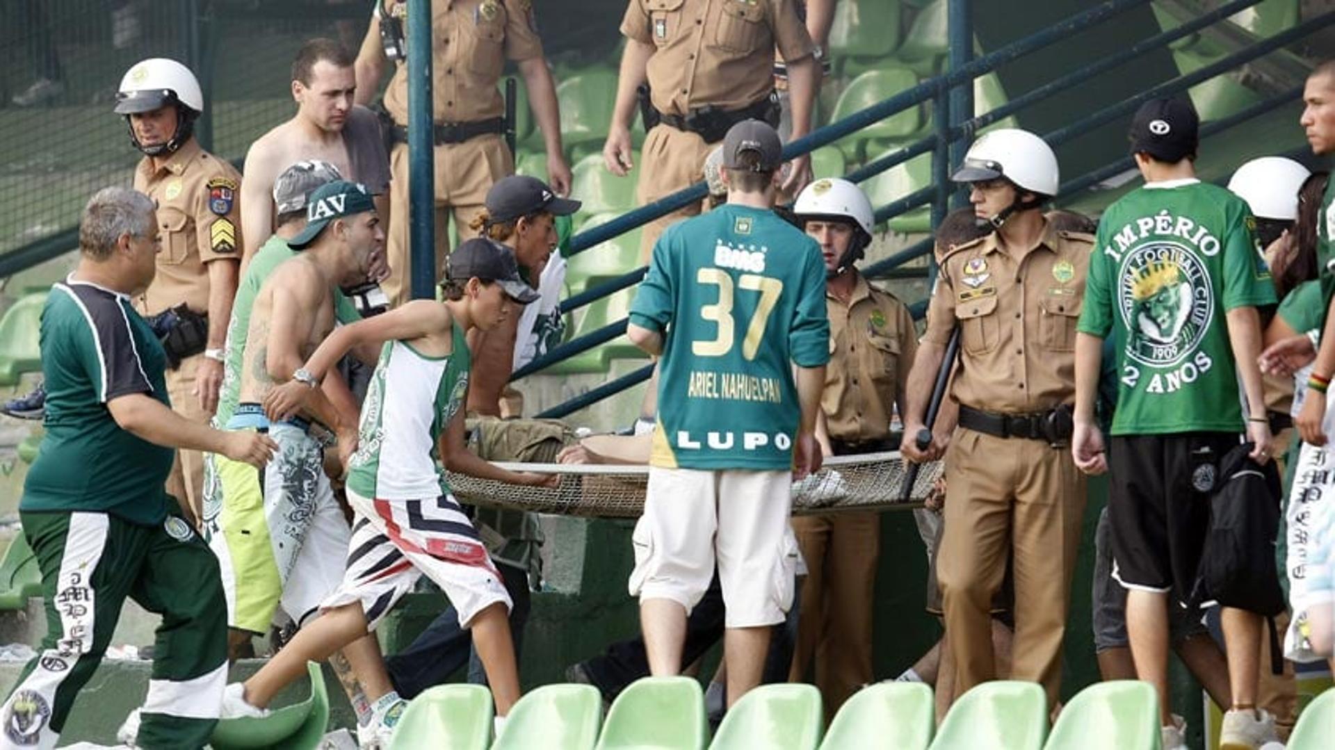 Confusão iniciou ao fim do empate em 1 a 1 entre Coritiba e Fluminense