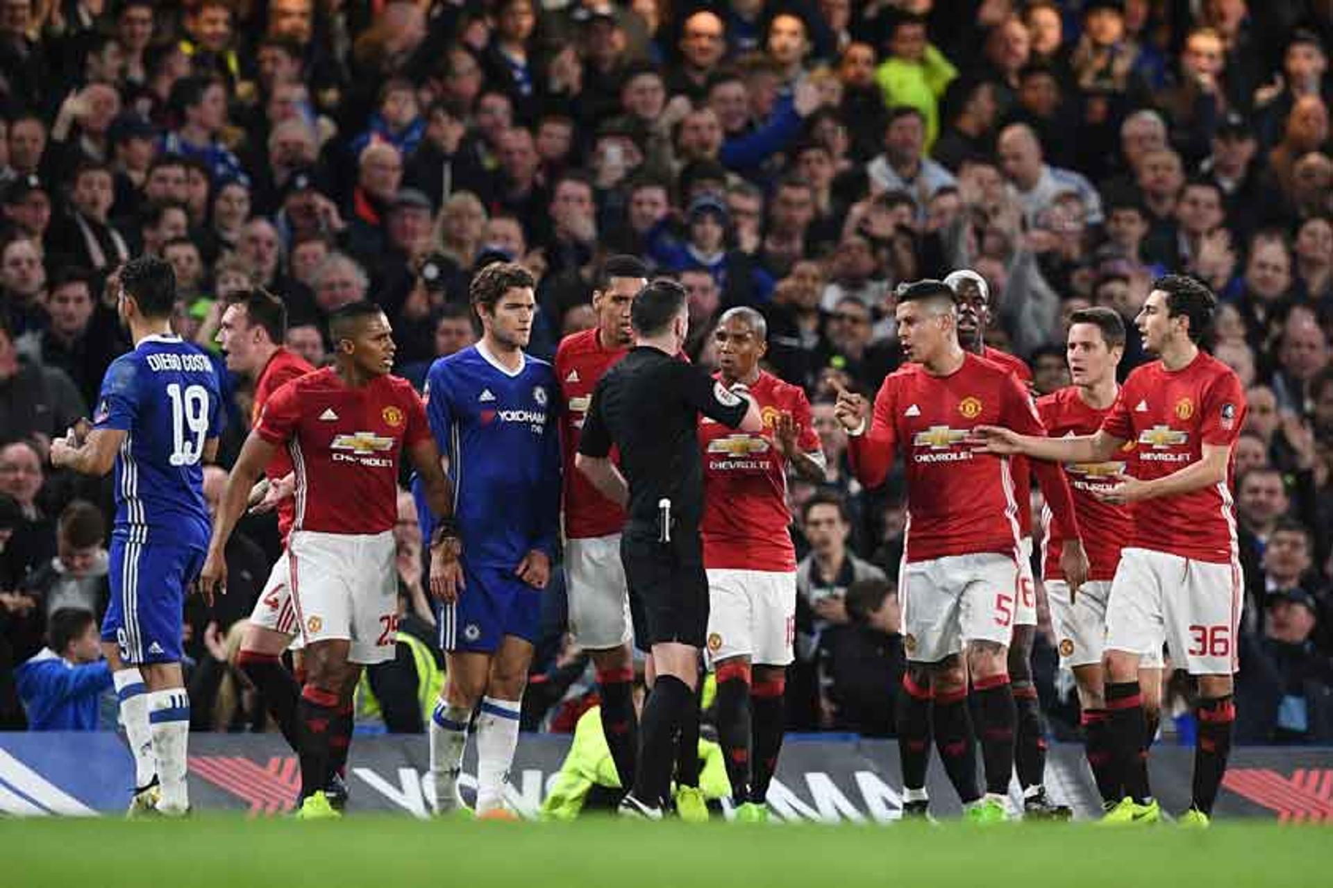 Confusão no jogo entre Chelsea e Manchester United