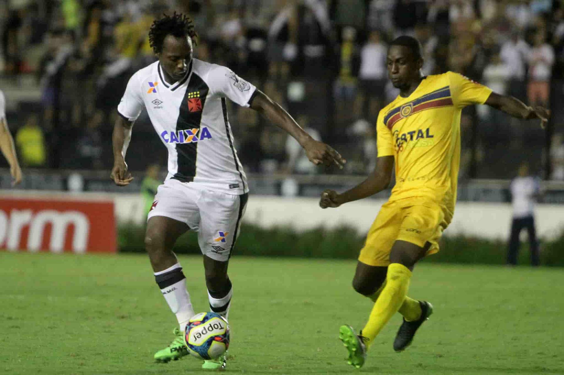 Andrezinho foi titular contra o Madureira. Confira a seguir galeria de fotos do meia pelo Vasco