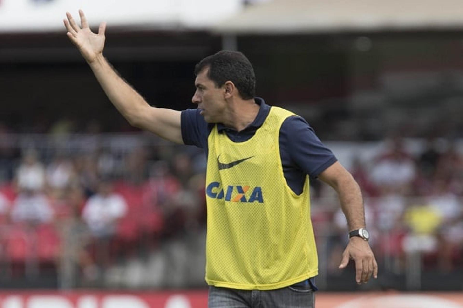 Técnico Fabio Carille, durante Majestoso no Morumbi