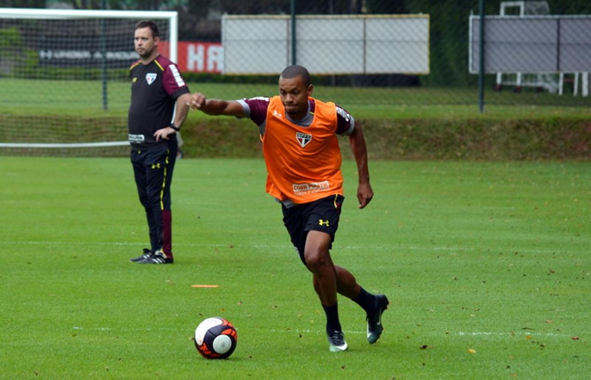 Edimar fica no clube até o fim do ano