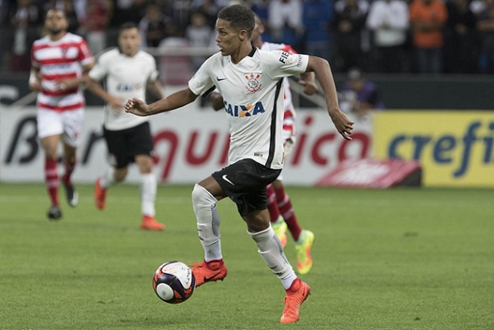 Pedrinho, atacante do Corinthians, durante partida contra o Linense