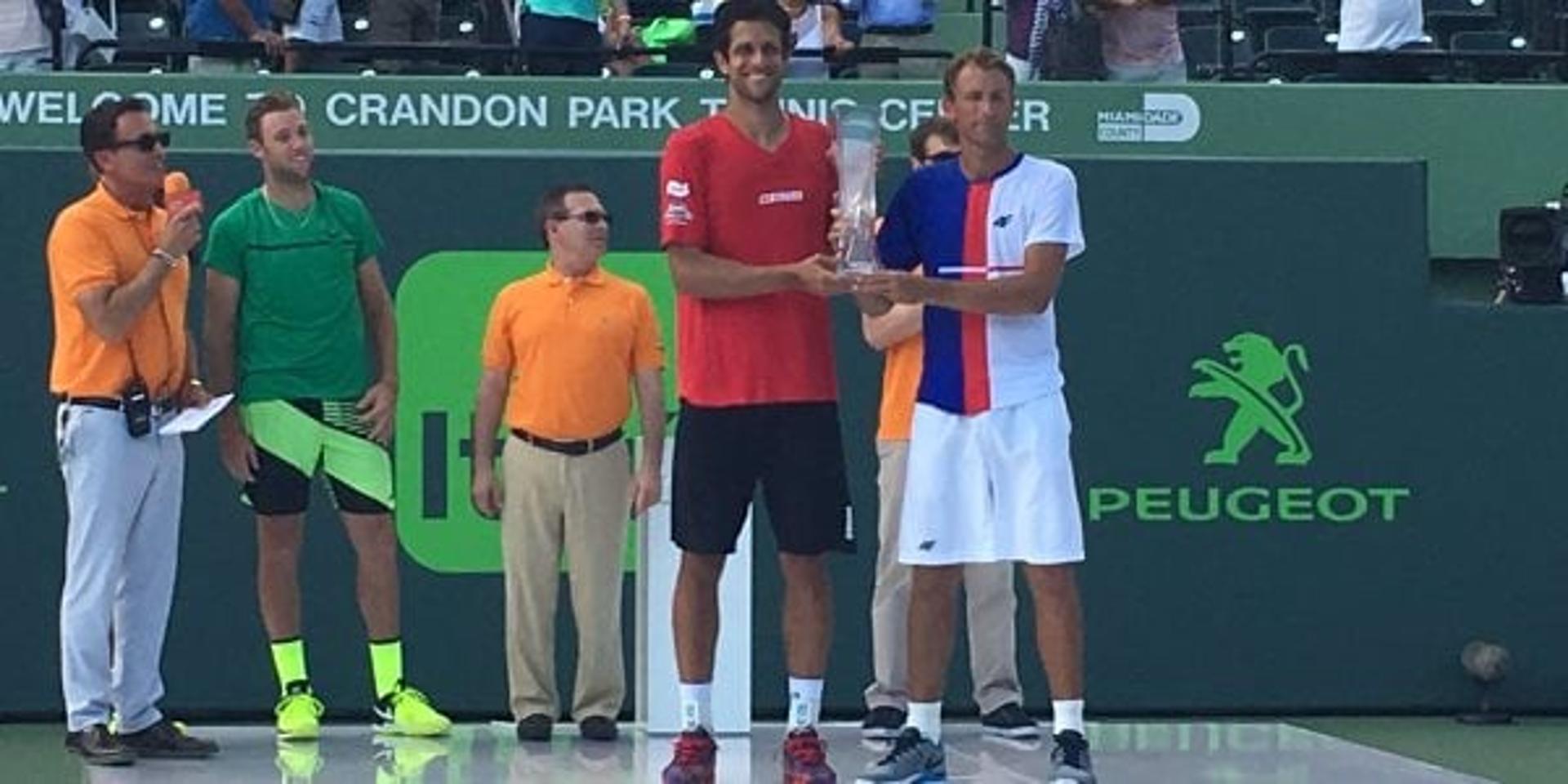 Marcelo Melo e Lukasz Kubot erguem a taça em Miami 2017