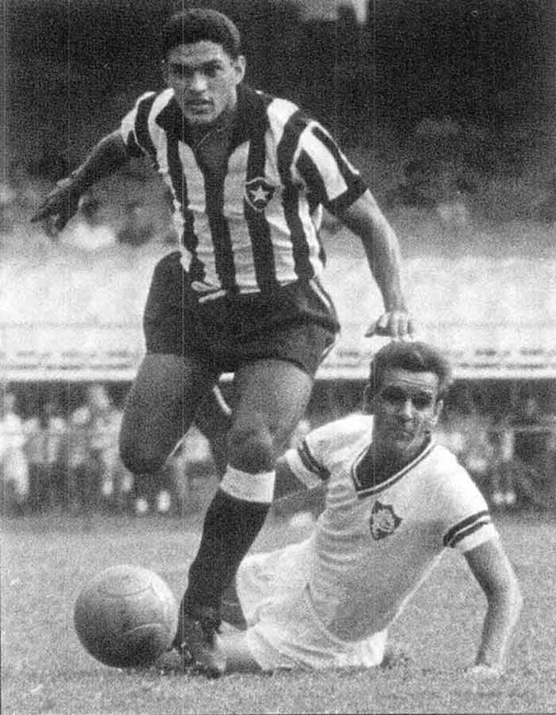 Garrincha marcou época com a camisa do Botafogo