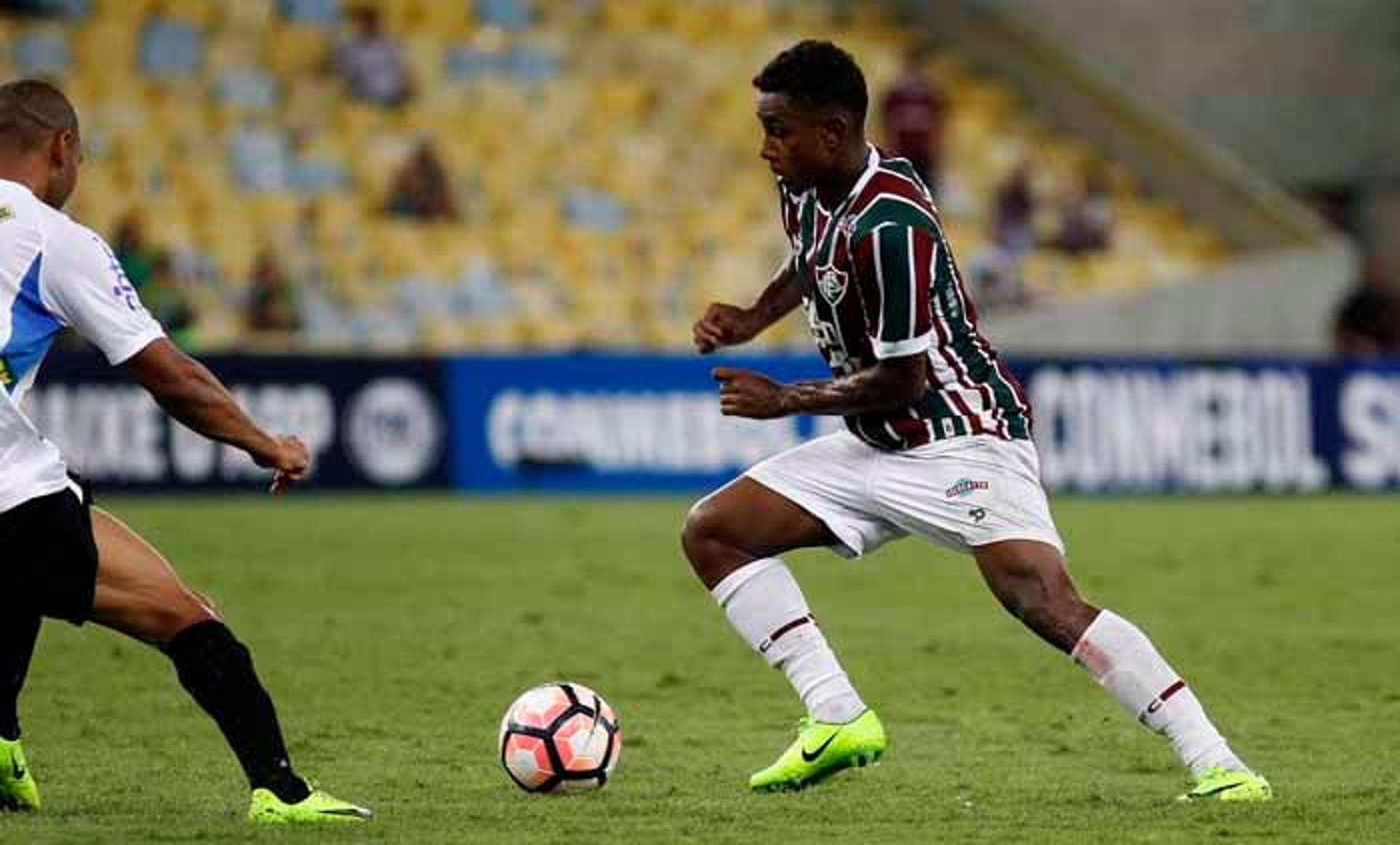 Wendel, do Fluminense, contra o Liverpool-URU