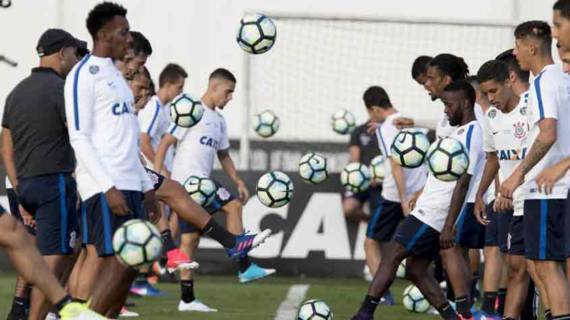 Imagens do treino desta terça-feira no CT