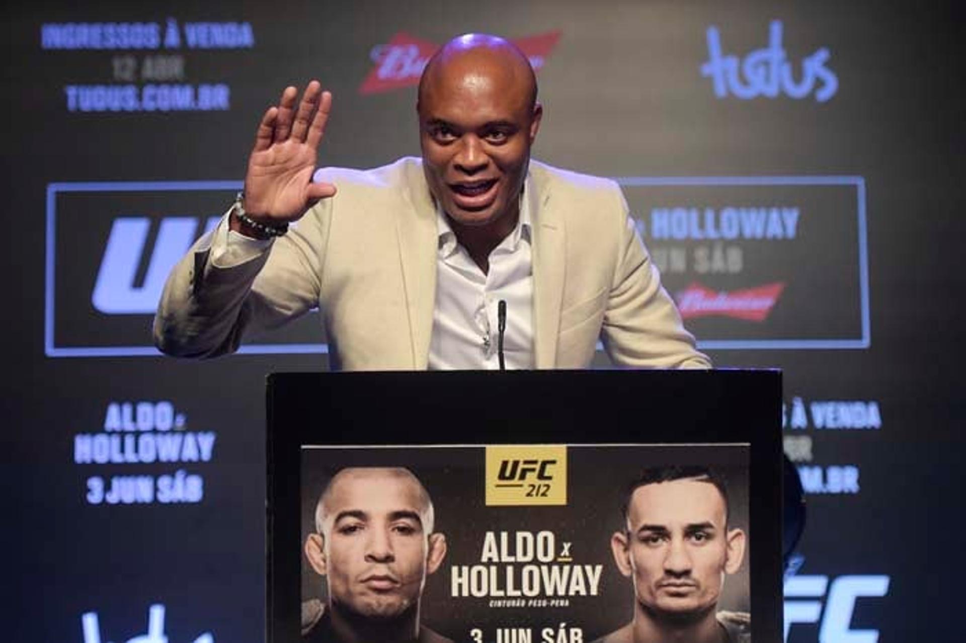 Anderson Silva participou de coletiva de imprensa do UFC Rio