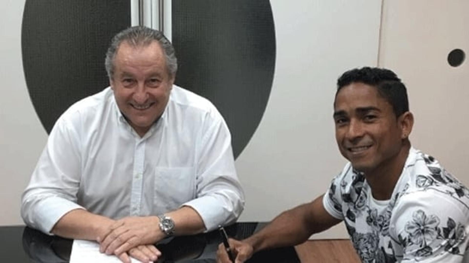 Jorge Henrique assina com Figueirense