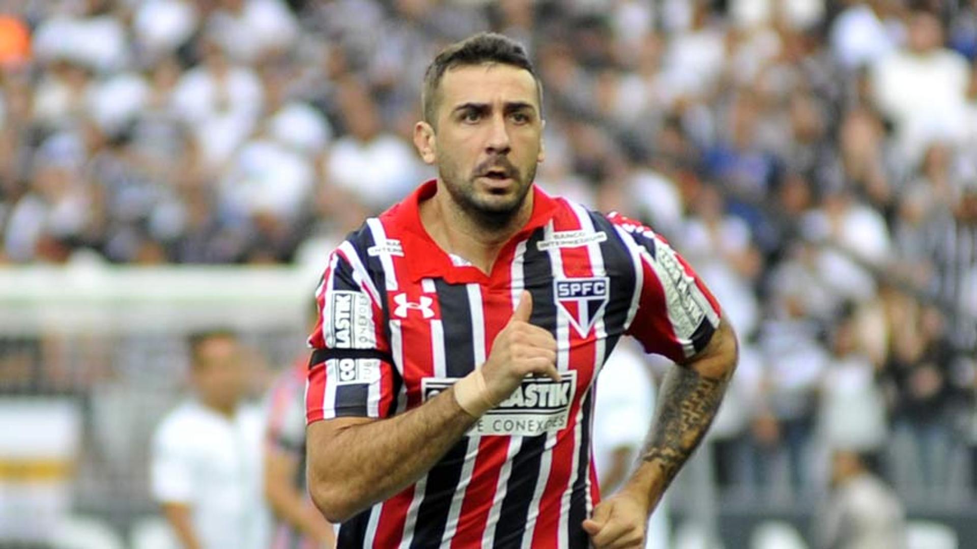 Lucas Pratto no clássico contra o Corinthians