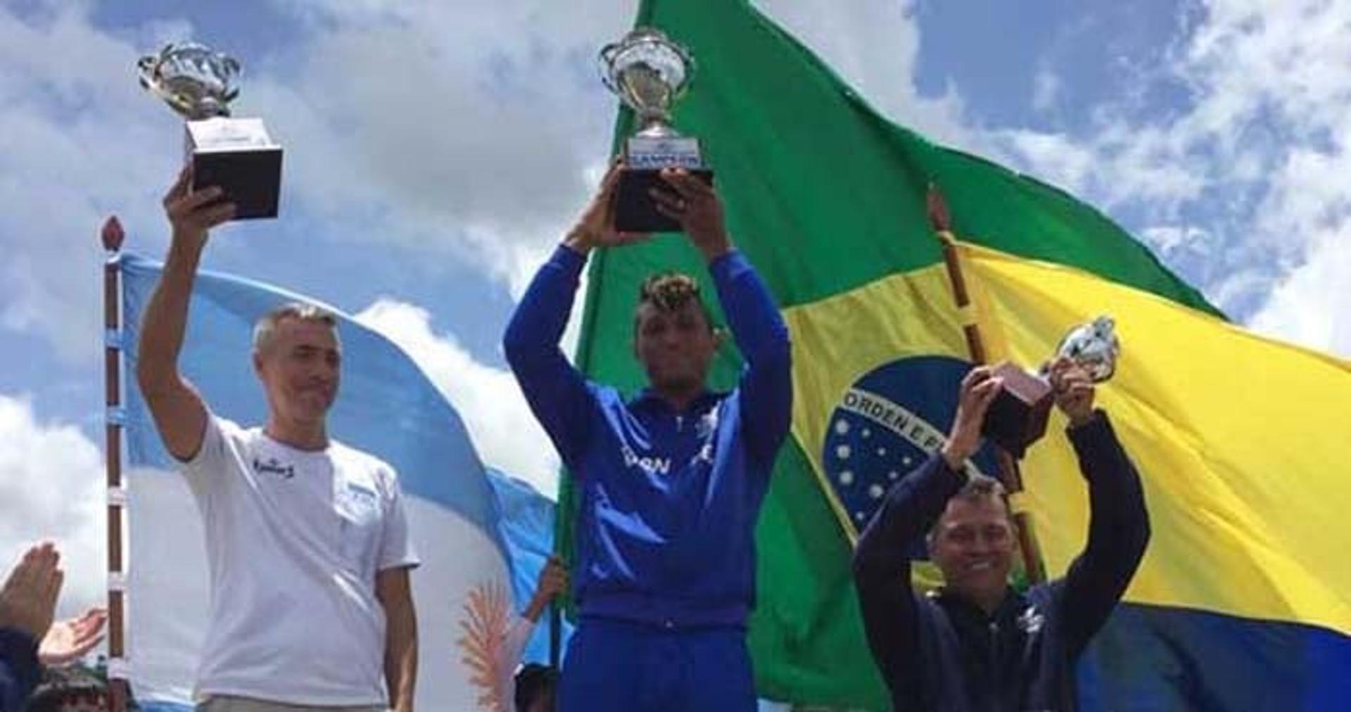 Isaquias Queiroz no Sul-Americano de canoagem de velocidade