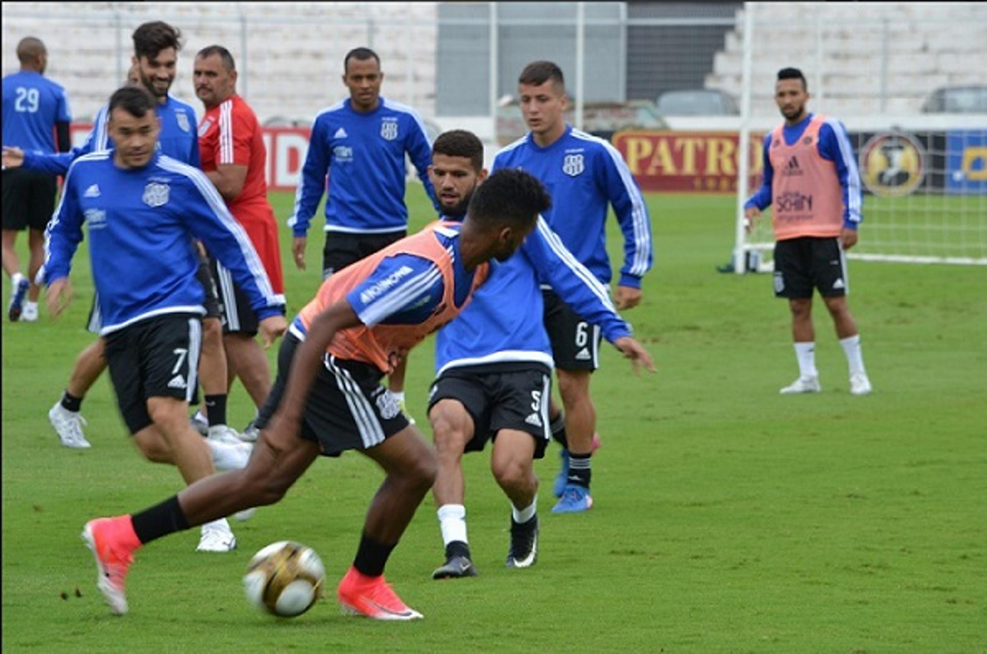 Ponte Preta Treino Aberto