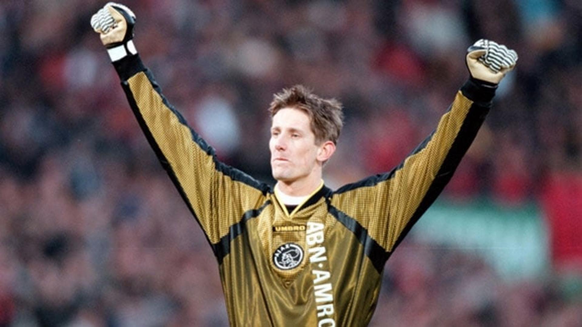 Van der Sar foi um dos principais goleiros da década de 90. Além do Ajax...