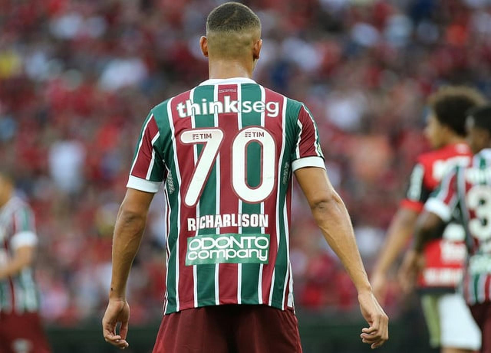 O camisa 70 desperta o interesse de clubes europeus