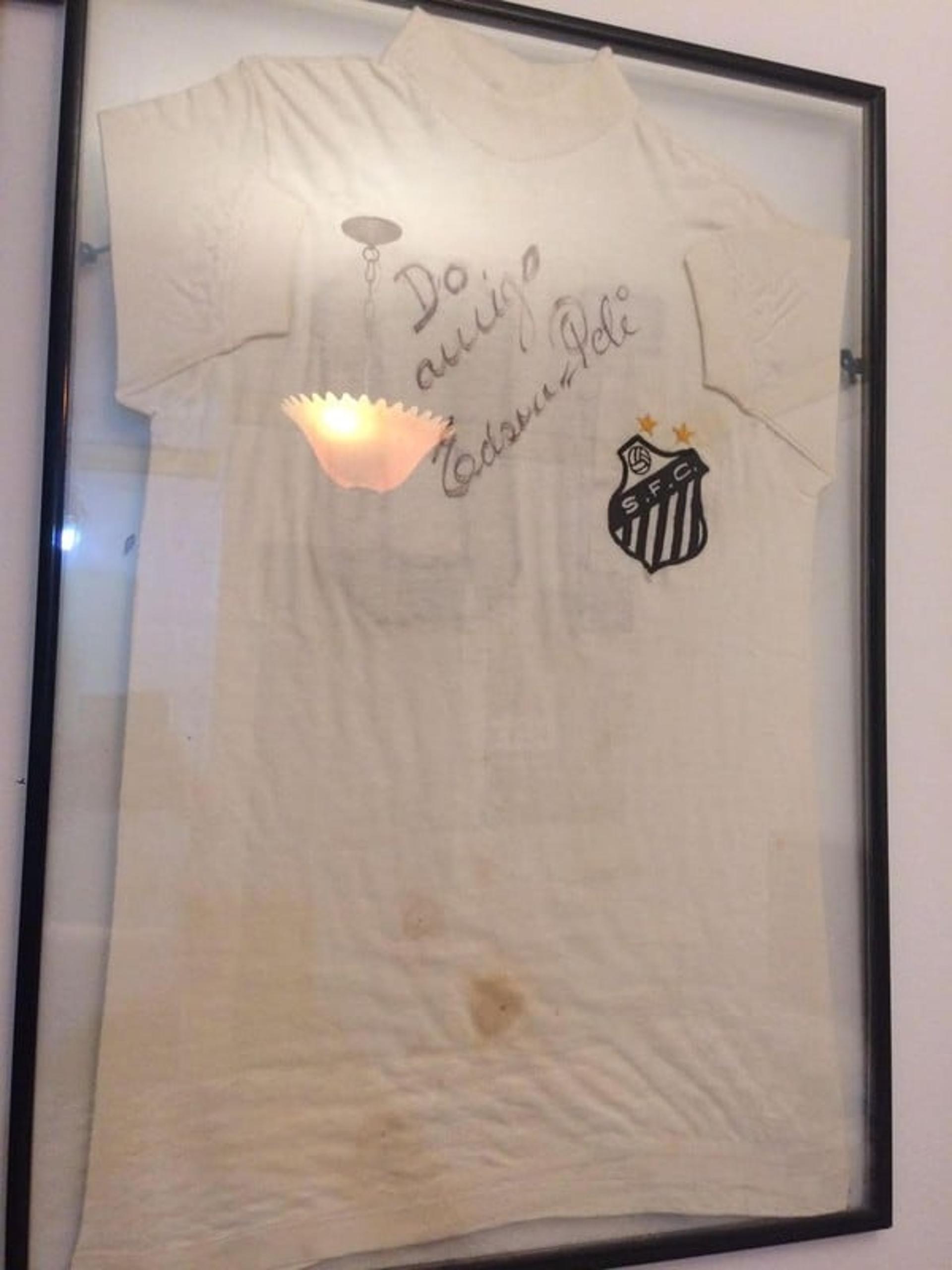 Camisa de Pelé apreendida na casa de Suzana Neves (Foto: Divulgação / MPF)