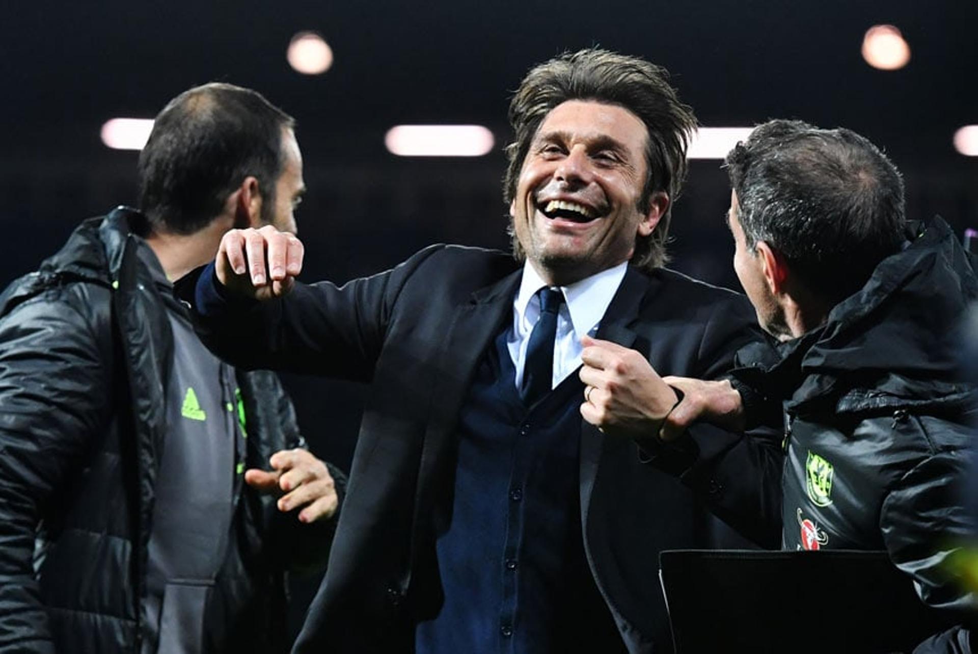 Na Inglaterra a festa foi do Chelsea, dirigido pelo italiano Antonio Conte