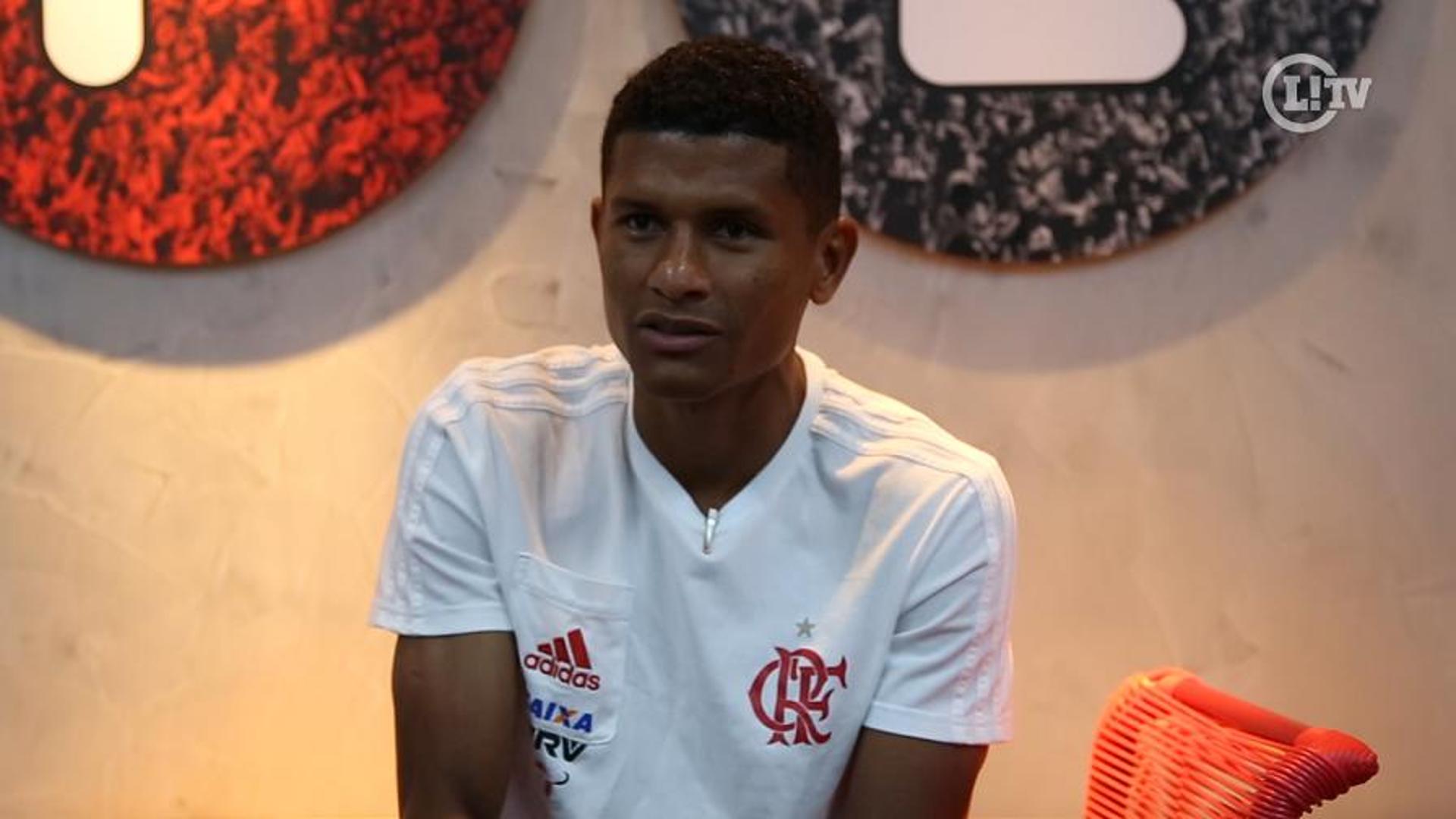 Márcio Araújo em entrevista no Flamengo