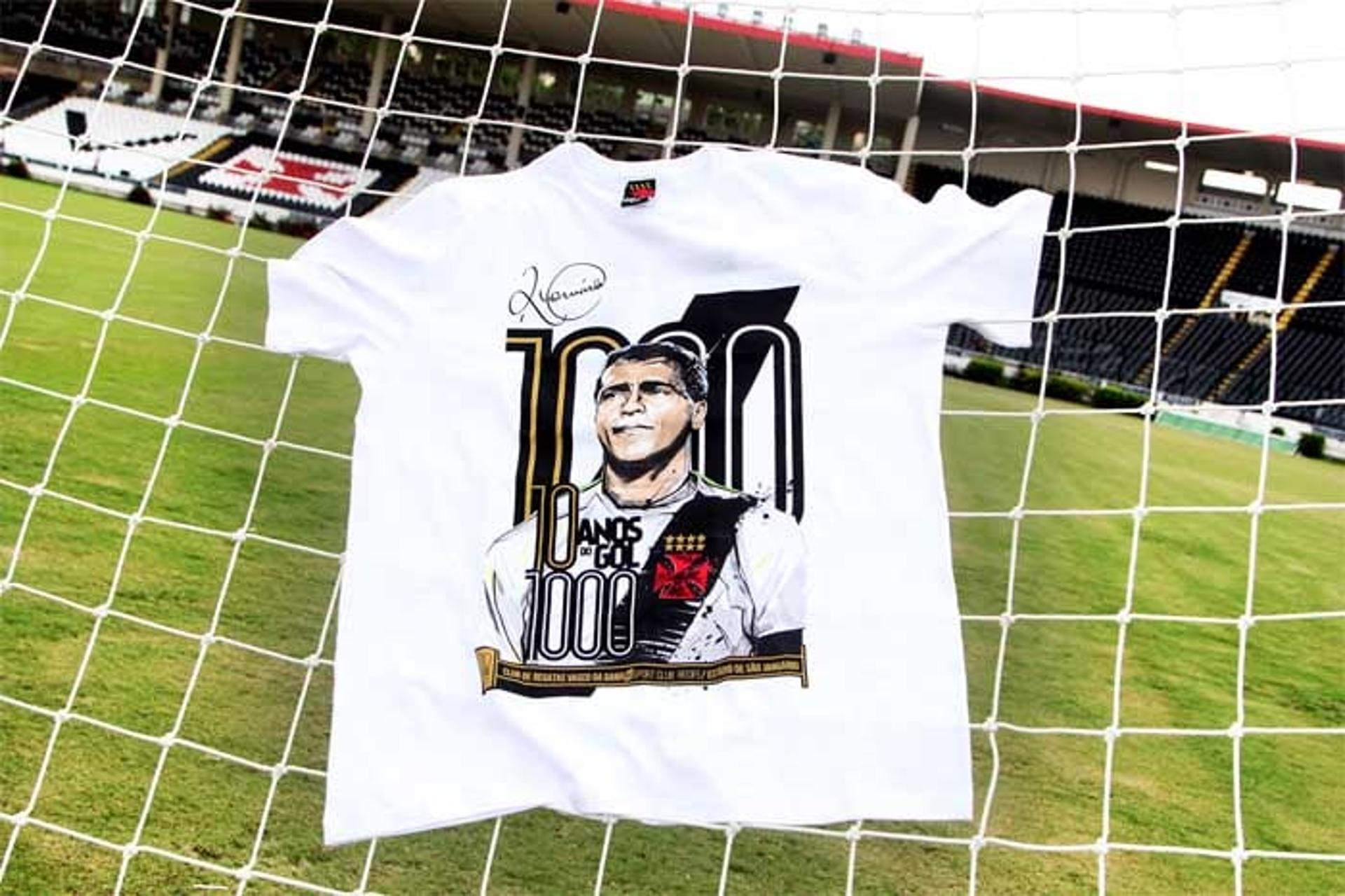 Dez anos do gol mil do Romário rendeu a camisa comemorativa do Vasco. Confira a seguir outras imagens na galeria L!