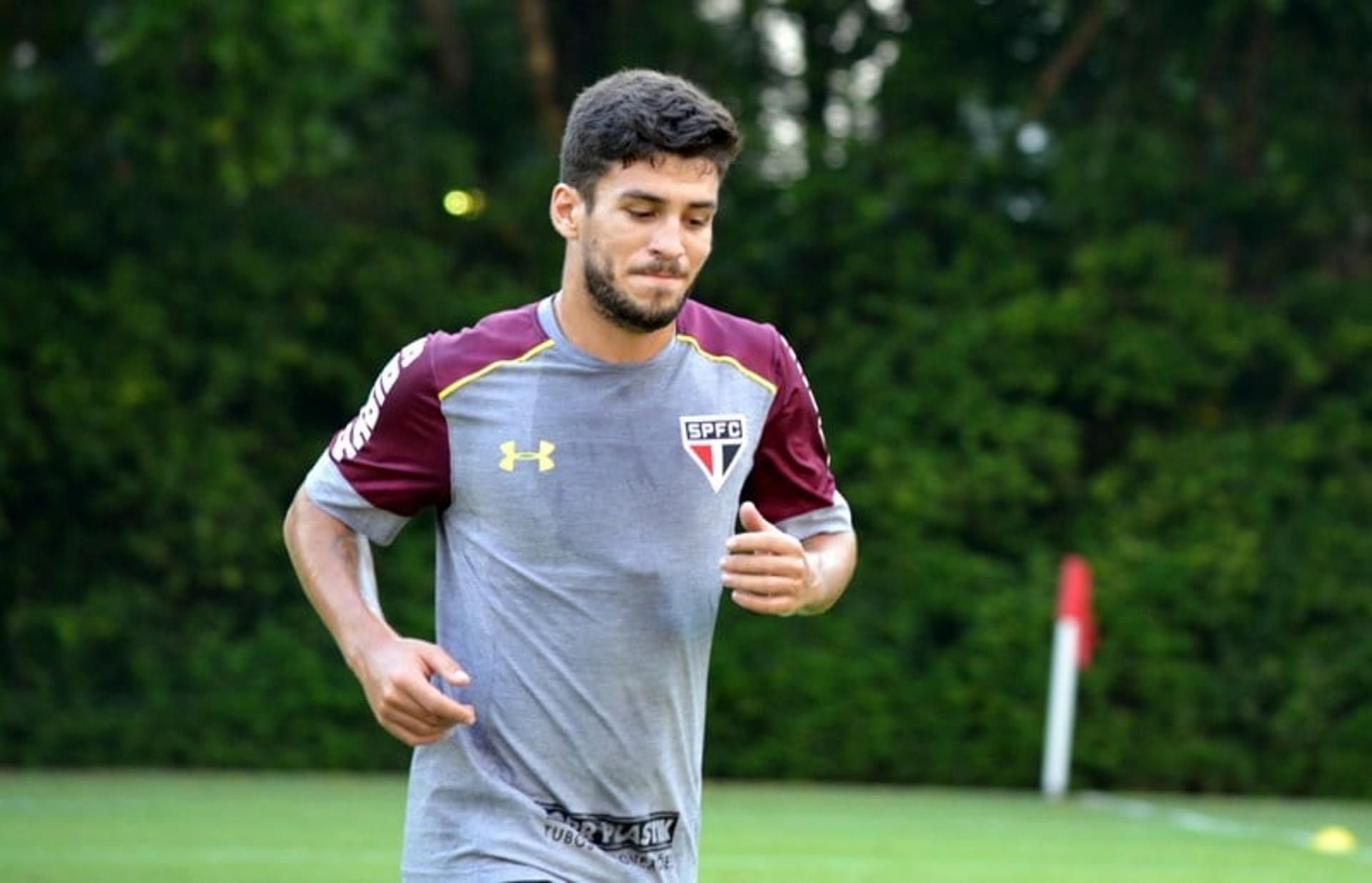 Marcinho em treino do São Paulo