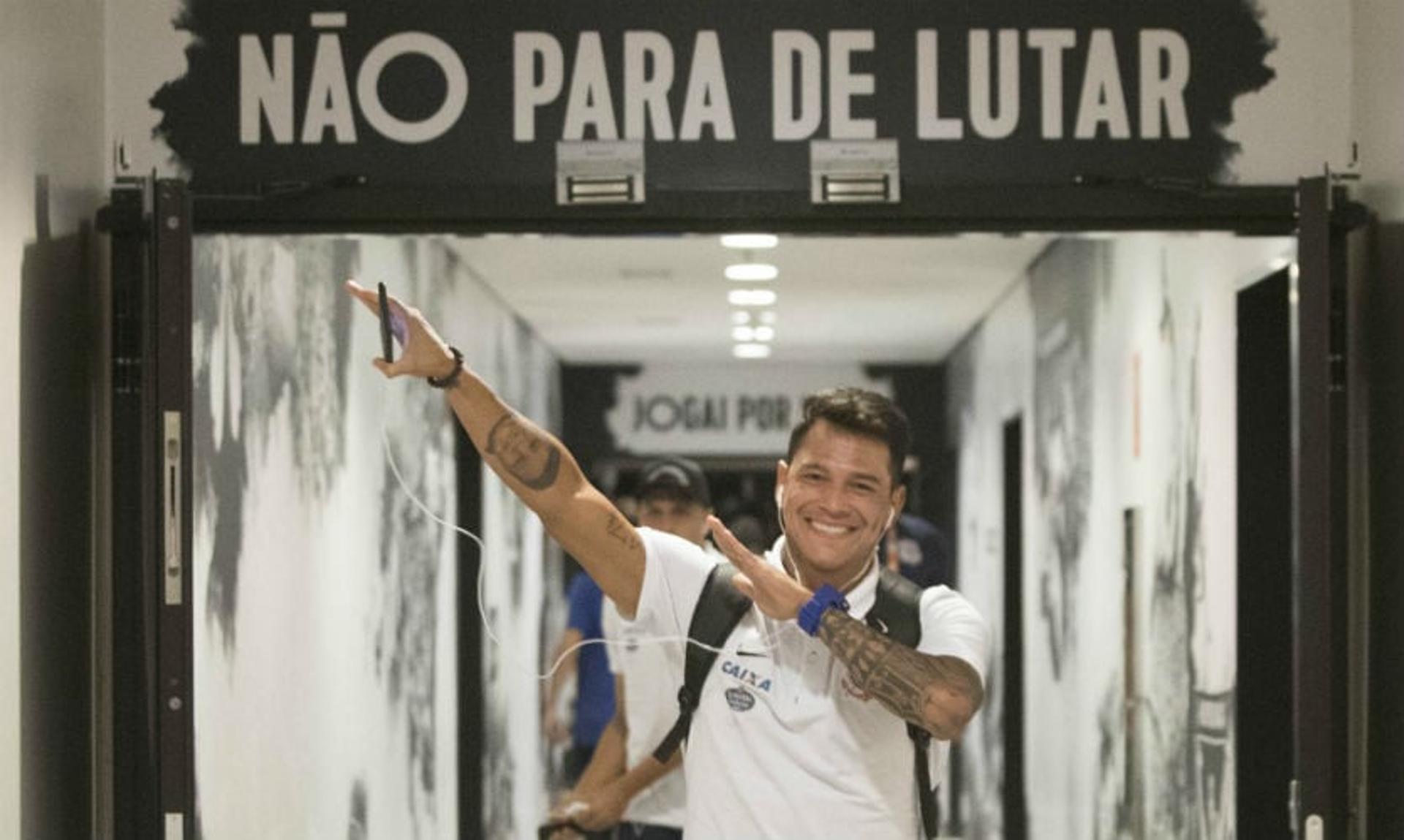 Giovanni Augusto voltou a ser relacionado pelo Corinthians