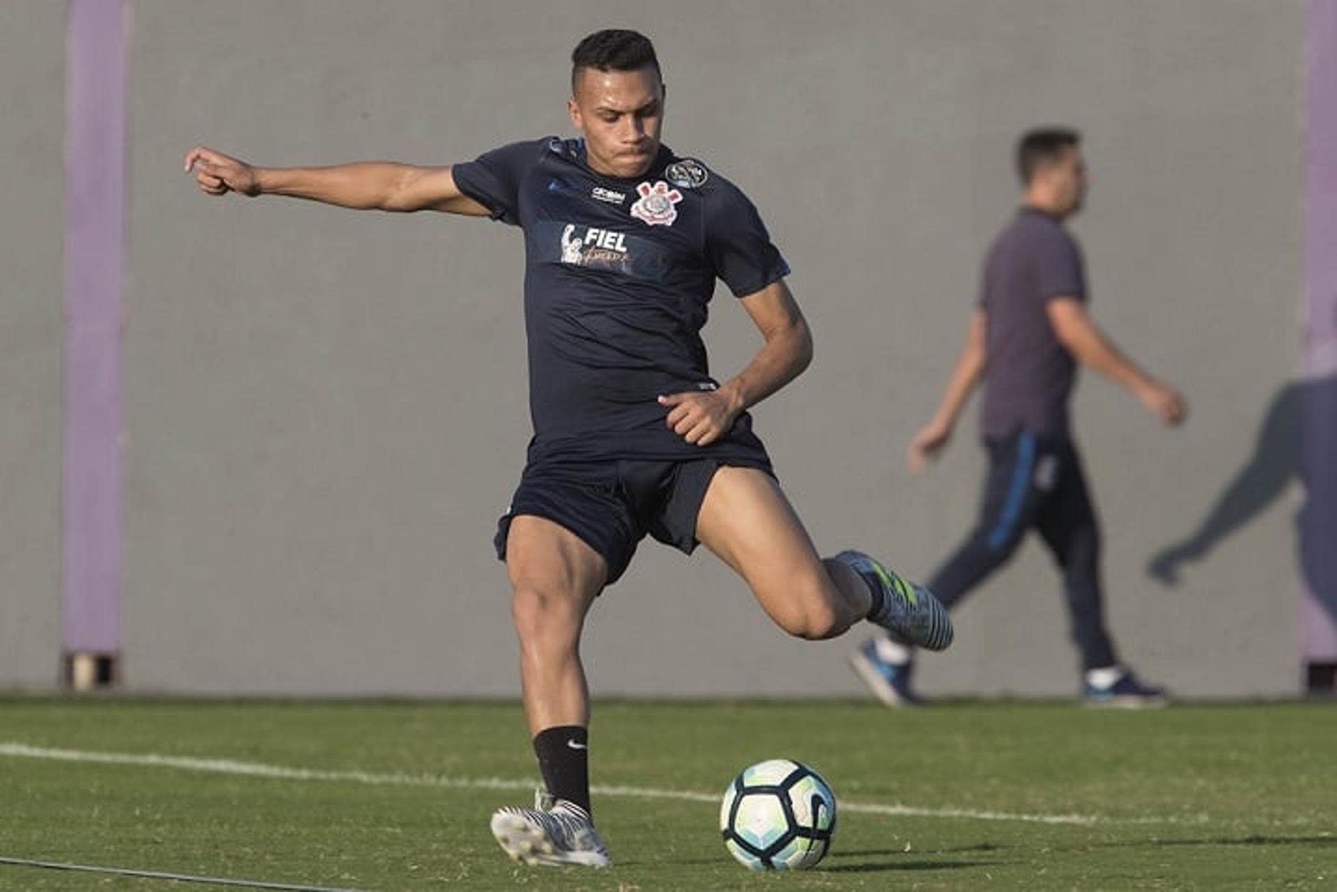 Léo Jabá em treino do Corinthians