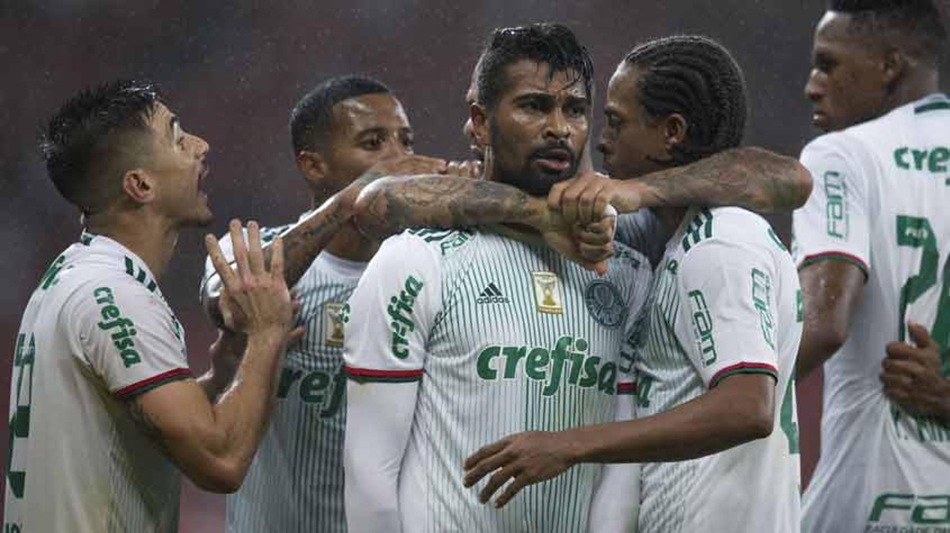 Inter vence, mas Palmeiras se classifica&nbsp;