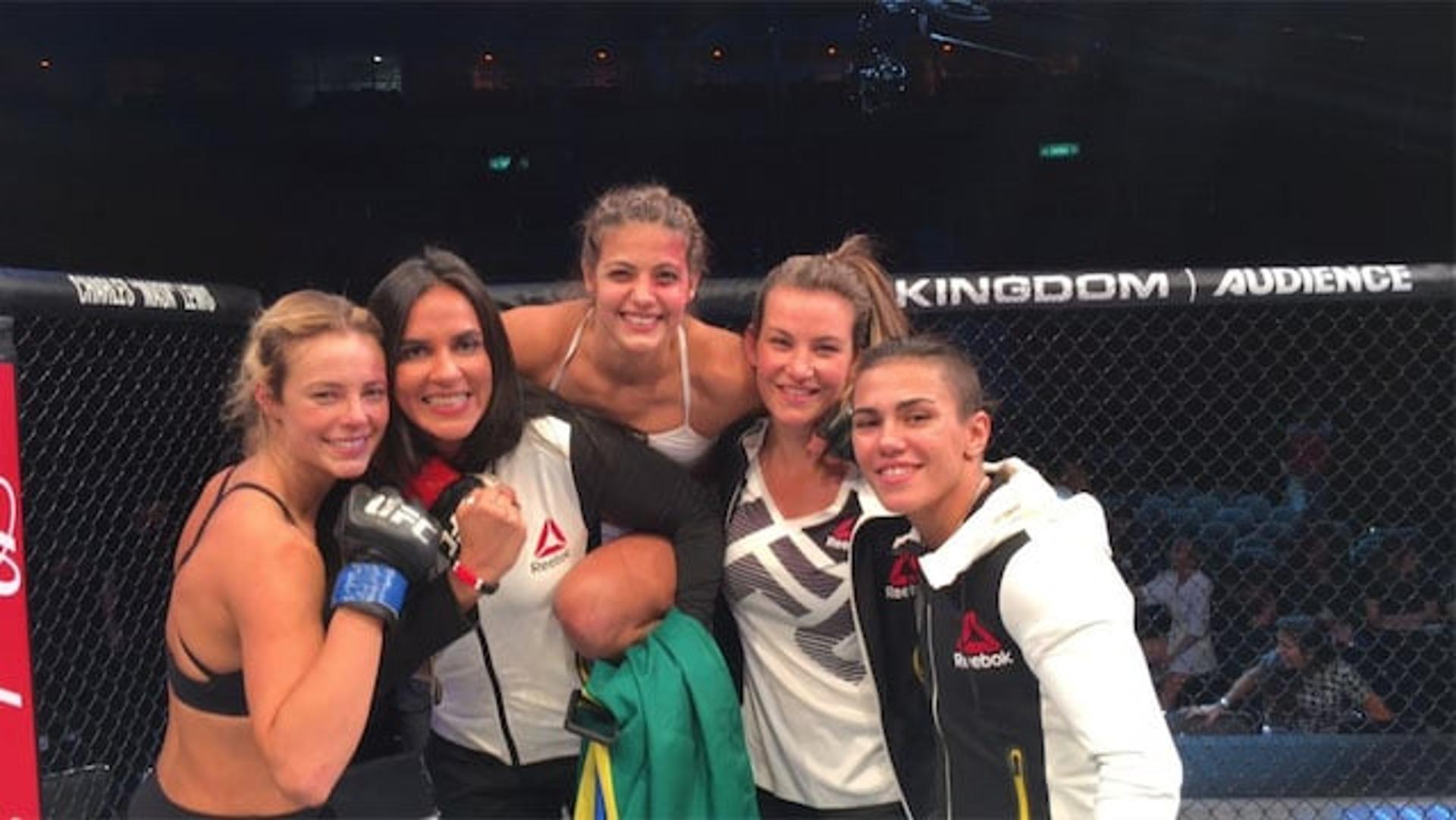 Paolla Oliveira grava cenas de novela em pesagem do UFC Rio