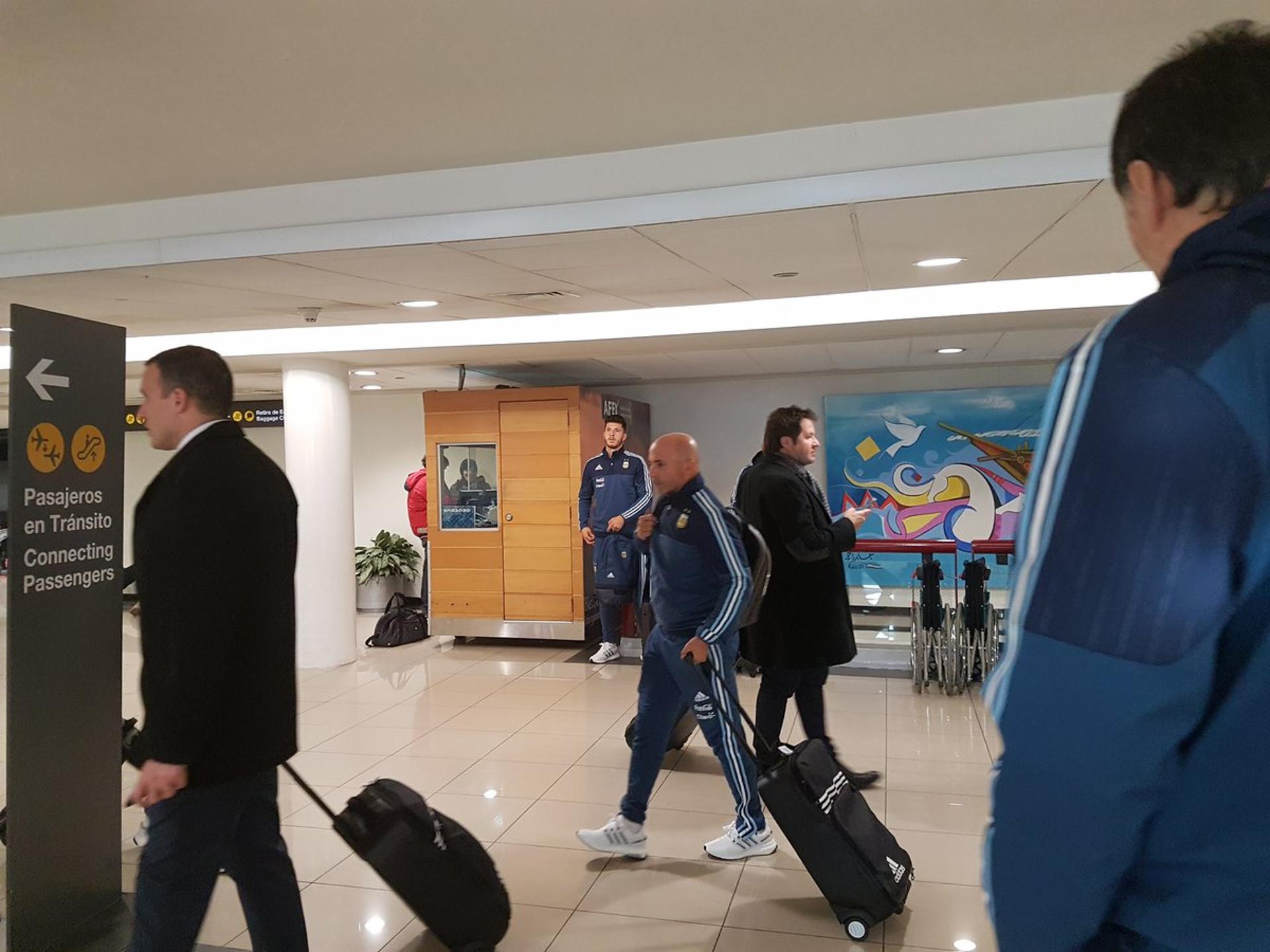 Sampaoli chegando à Austrália