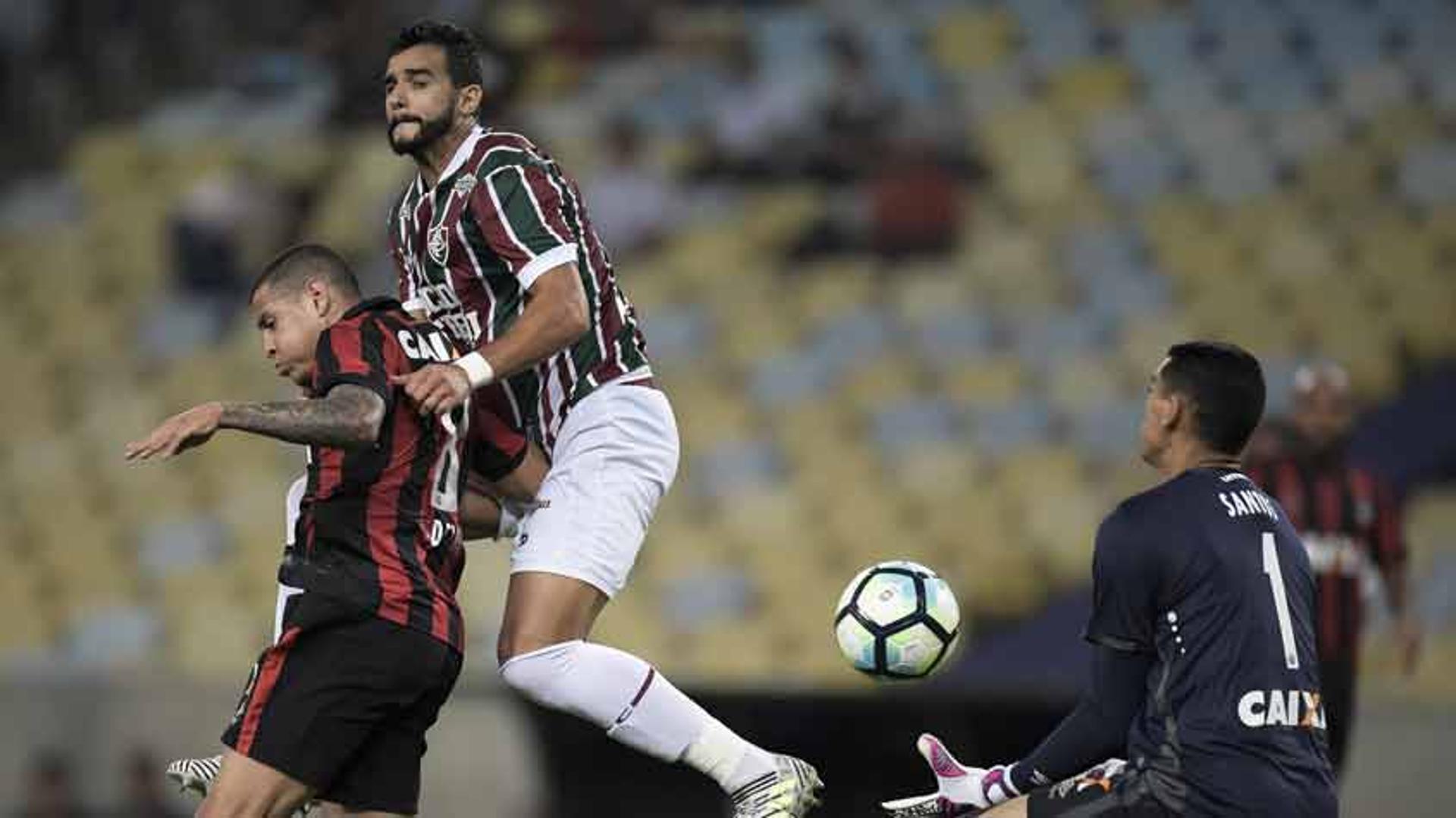 Fluminense 1 x 1 Atlético-PR: as imagens do duelo no Maraca