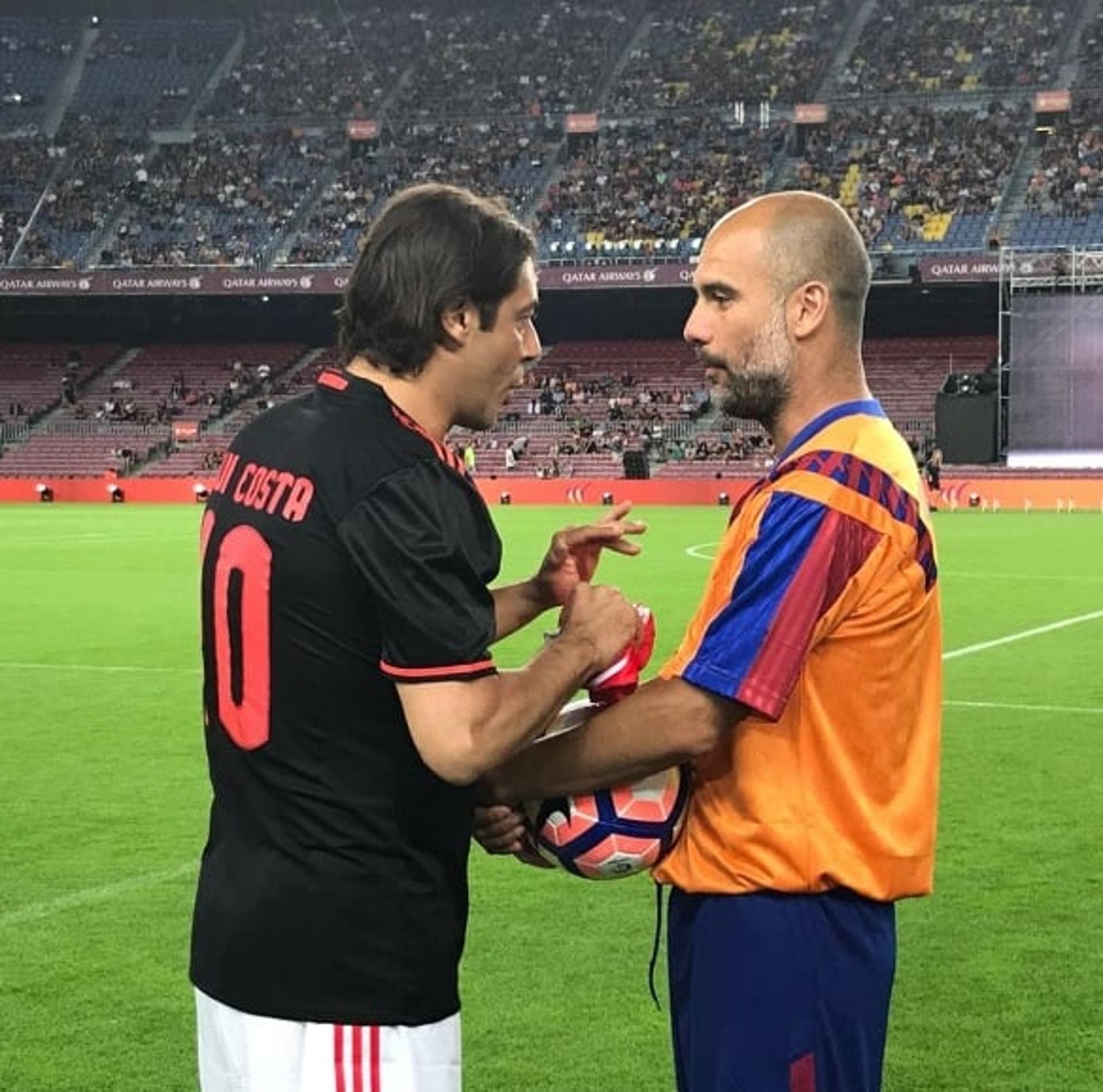 Guardiola participou de jogo amistoso em Barcelona (Foto: Divulgação / Barcelona)