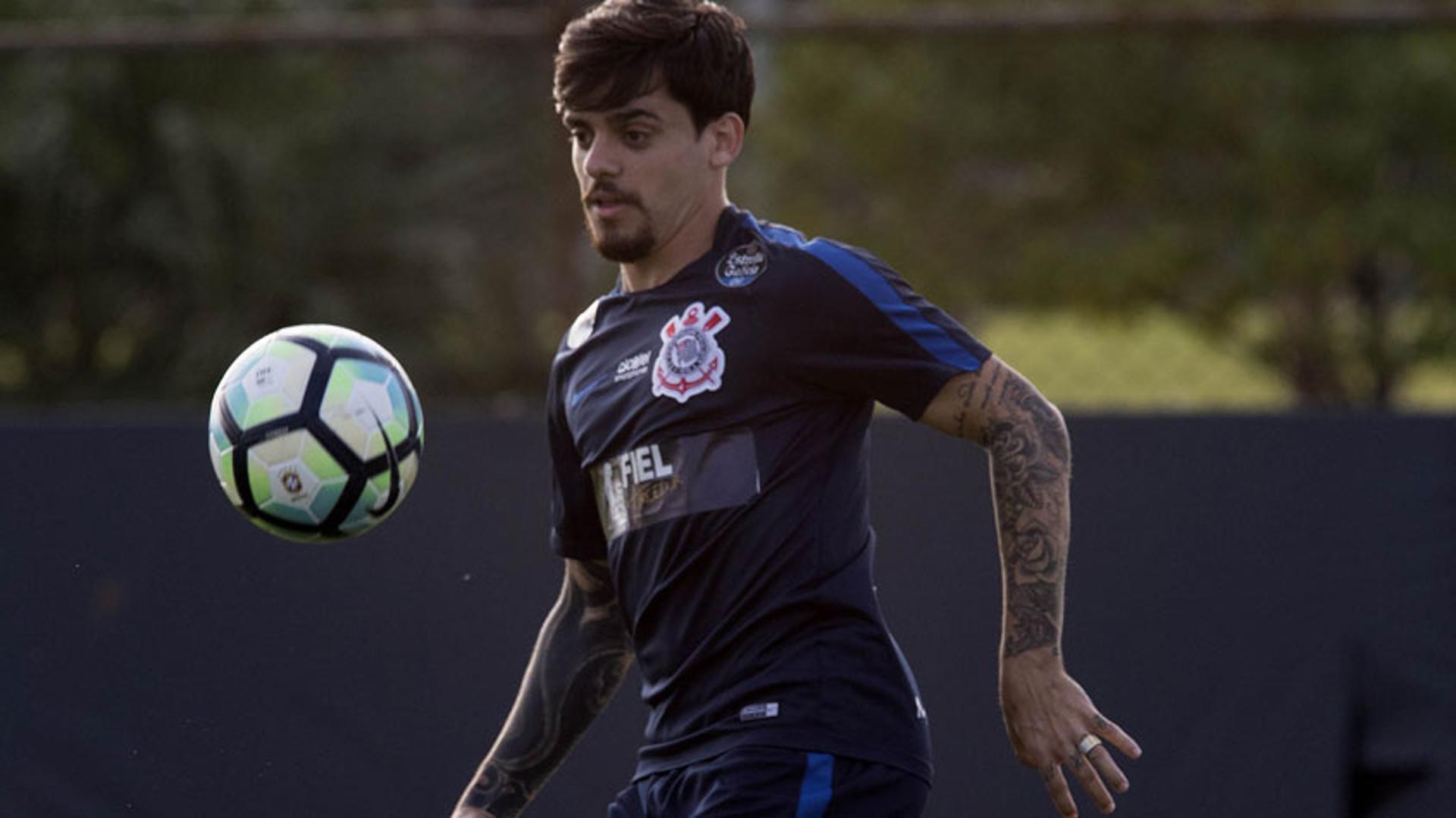 Fagner no treino desta sexta-feira no CT