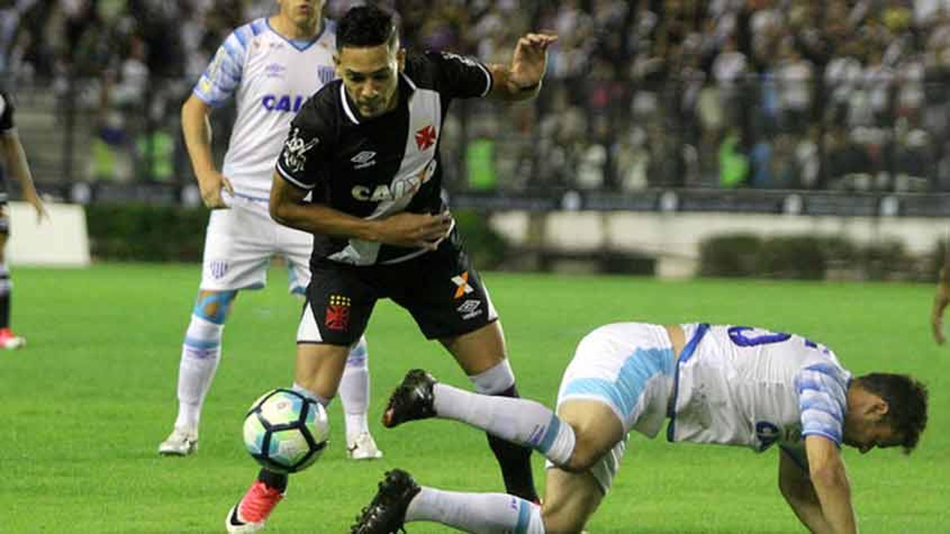 1) Vasco - Total de desarmes: 188 - Melhor do time no fundamento: Gilberto (39)