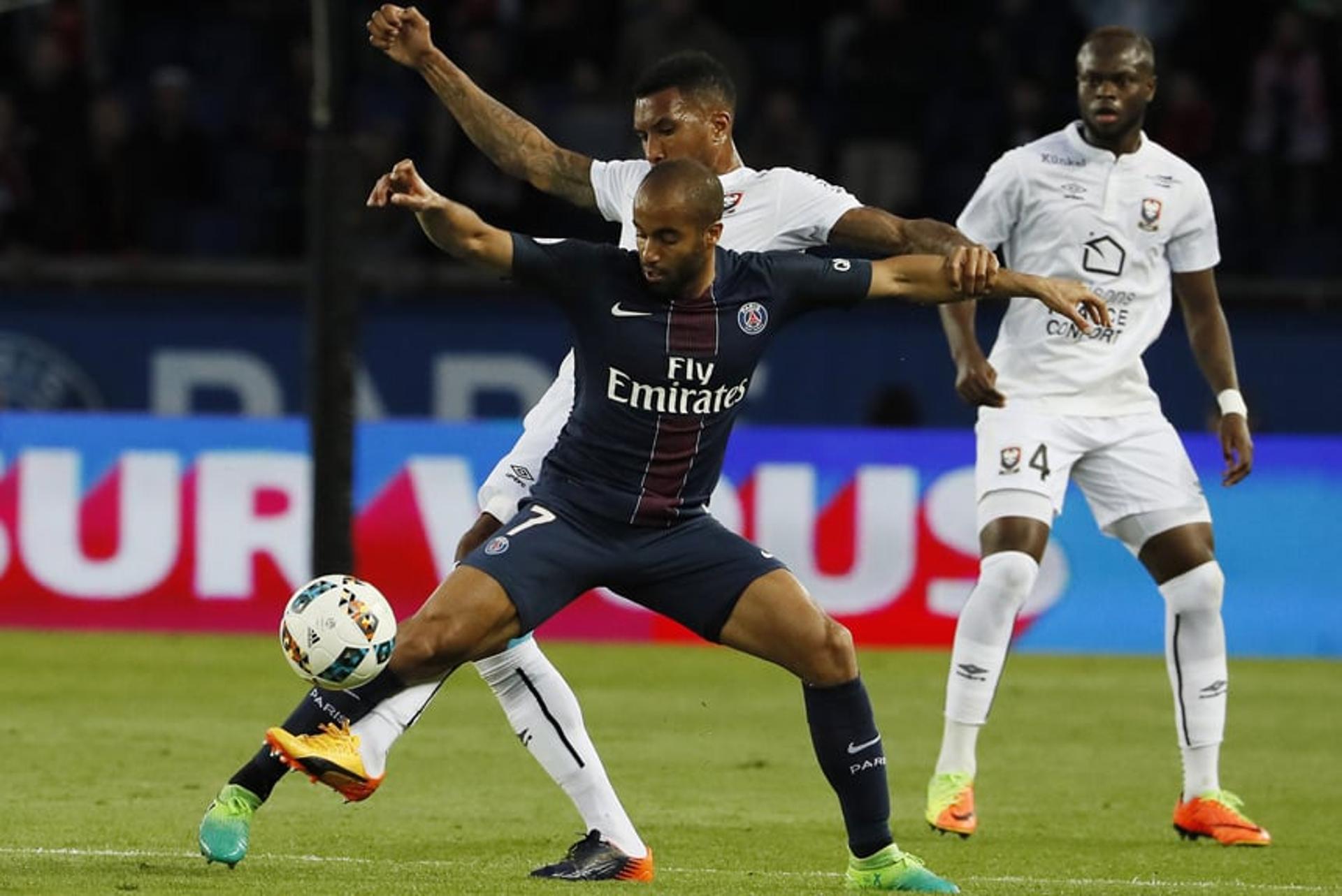 Lucas Moura pode trocar o PSG pelo Milan, que traçou uma estratégia para a sua contratação