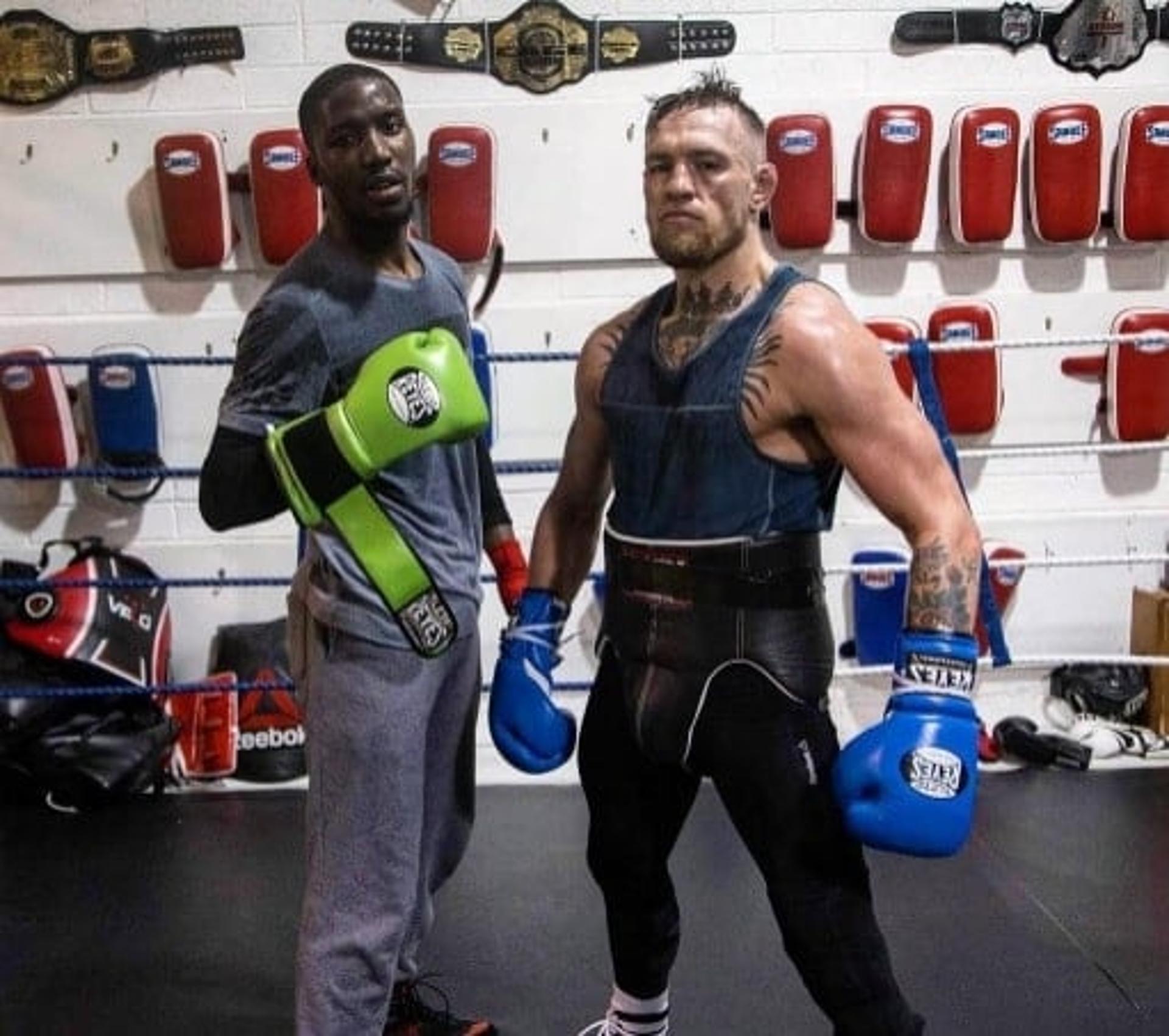 Frans Mlambo treina com Conor McGregor na academia SBG, na Irlanda