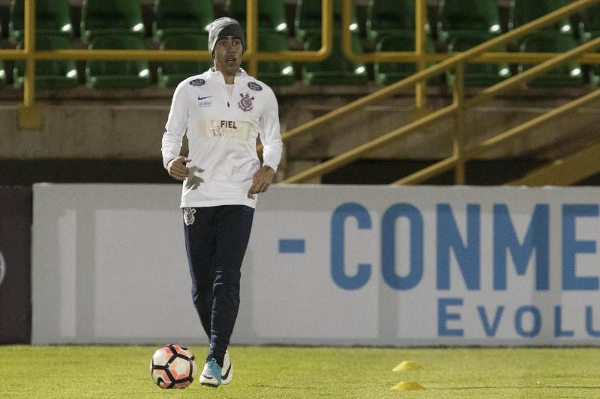 Gabriel em treino do Corinthians na Colômbi: veja imagens do dia