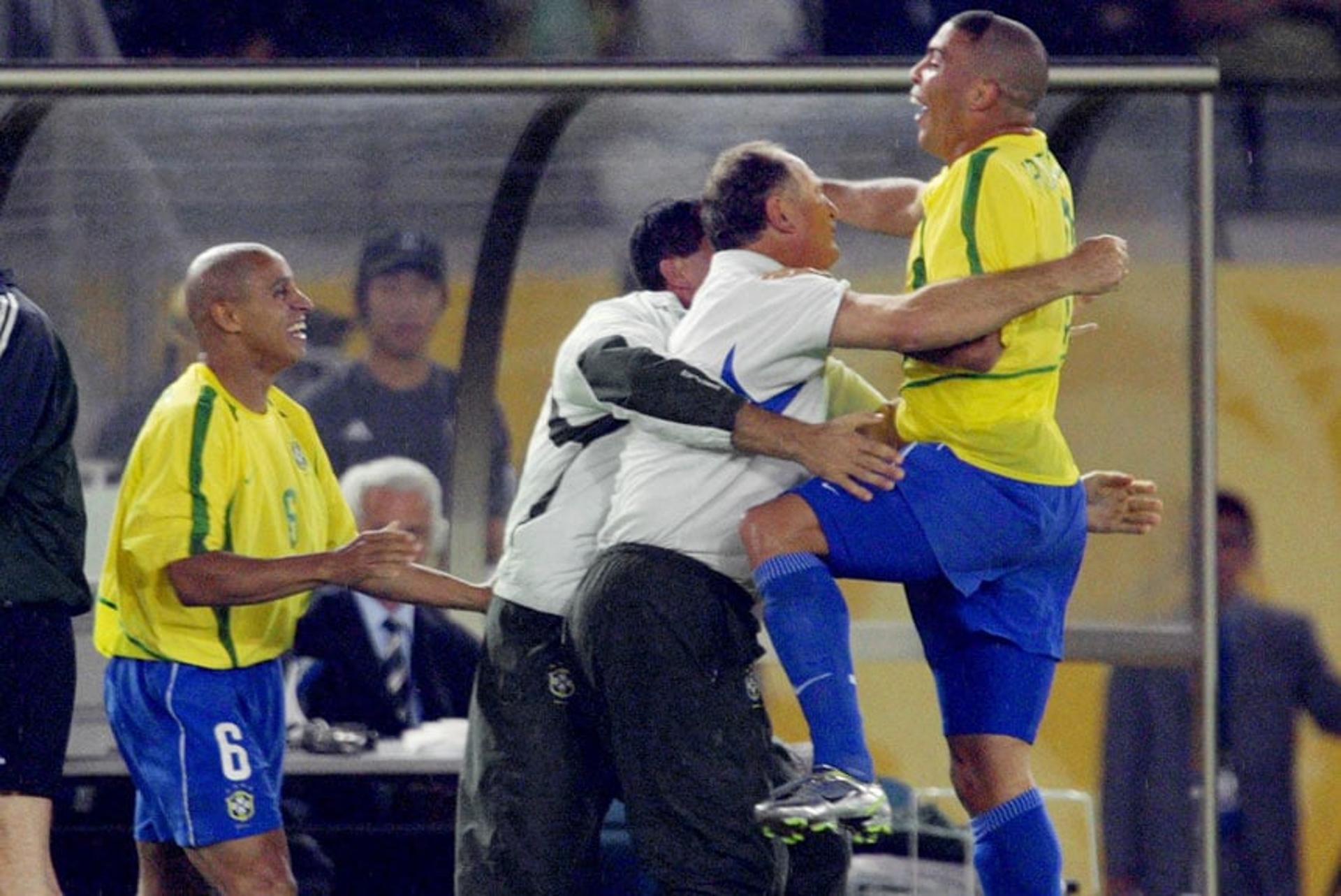 Felipão comemora a conquista do penta após muitos duvidarem das suas escolhas e da convocação feita por ele