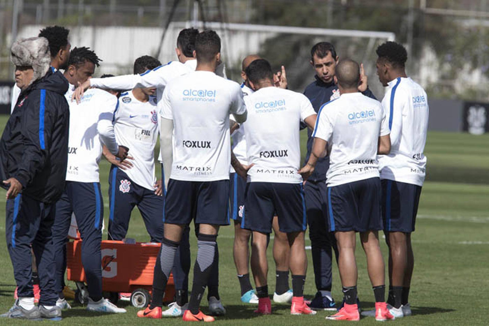 Imagens do jogo-treino do Timão