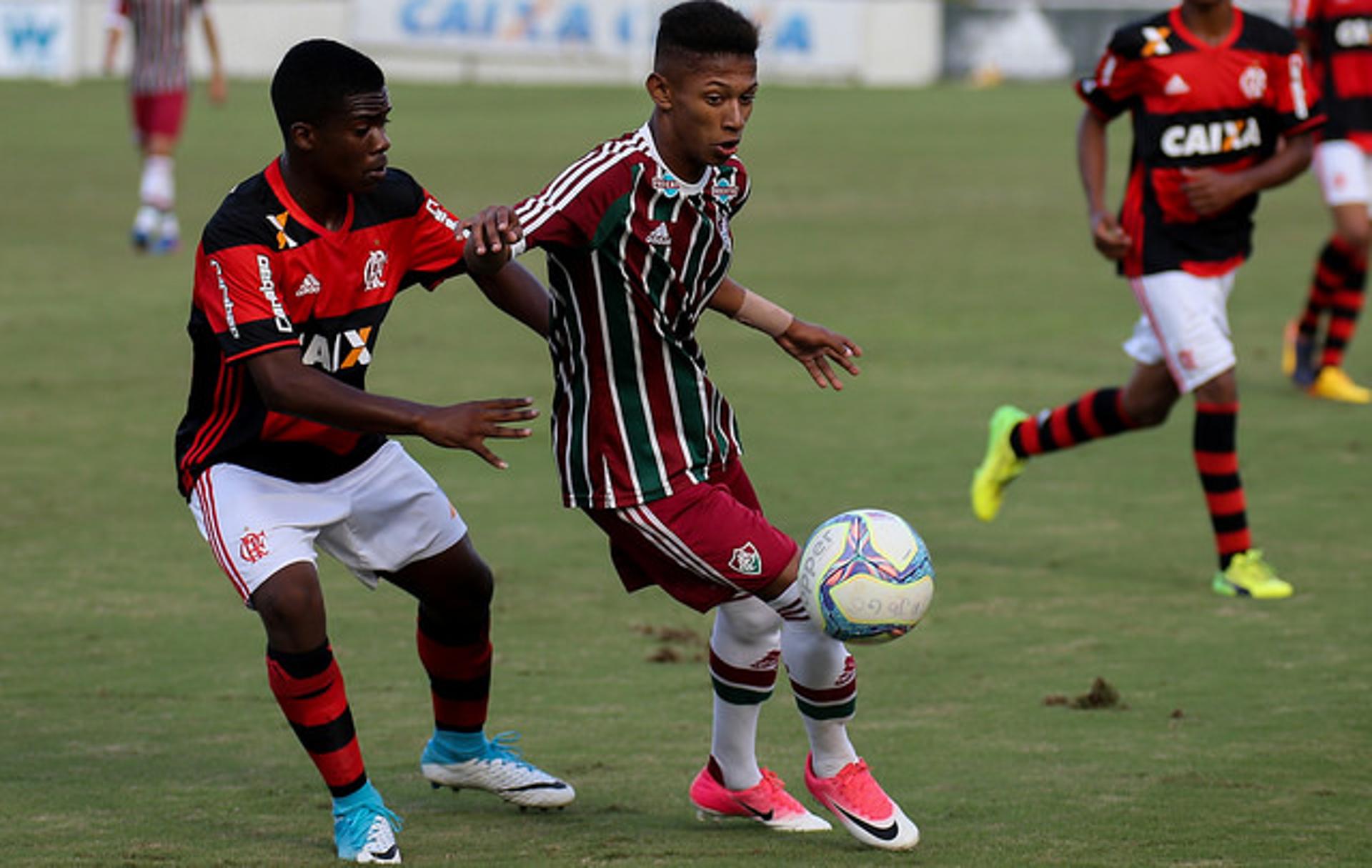 No primeiro jogo, na Gávea, vitória de 3 a 1 do Fluminense. Confira as imagens da partida