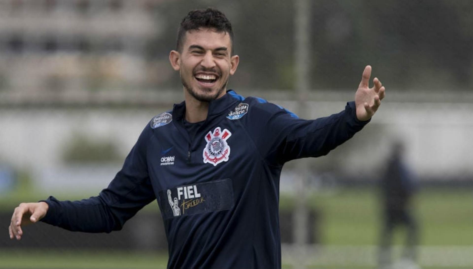 Pedro Henrique em treino do Corinthians