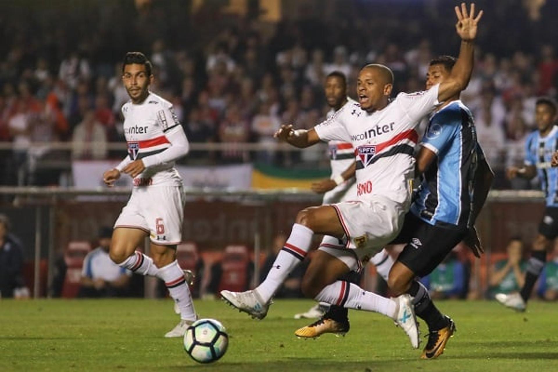 Último confronto: São Paulo 1 x 1 Grêmio -	24/7/2017	- Brasileiro