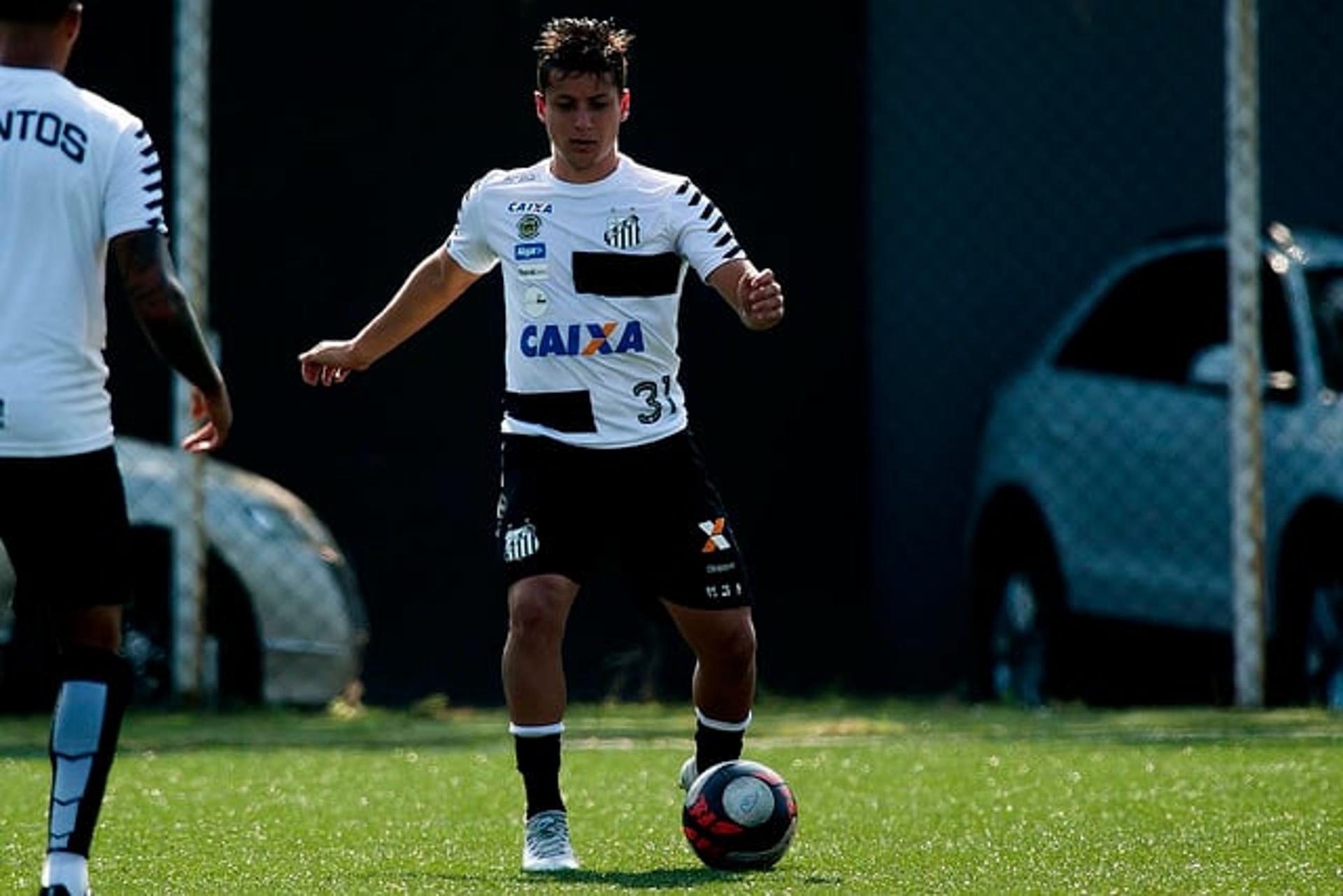 Matheus deixa a rivalidade de lado e &nbsp;aposta no Santos B para subir para o time titular