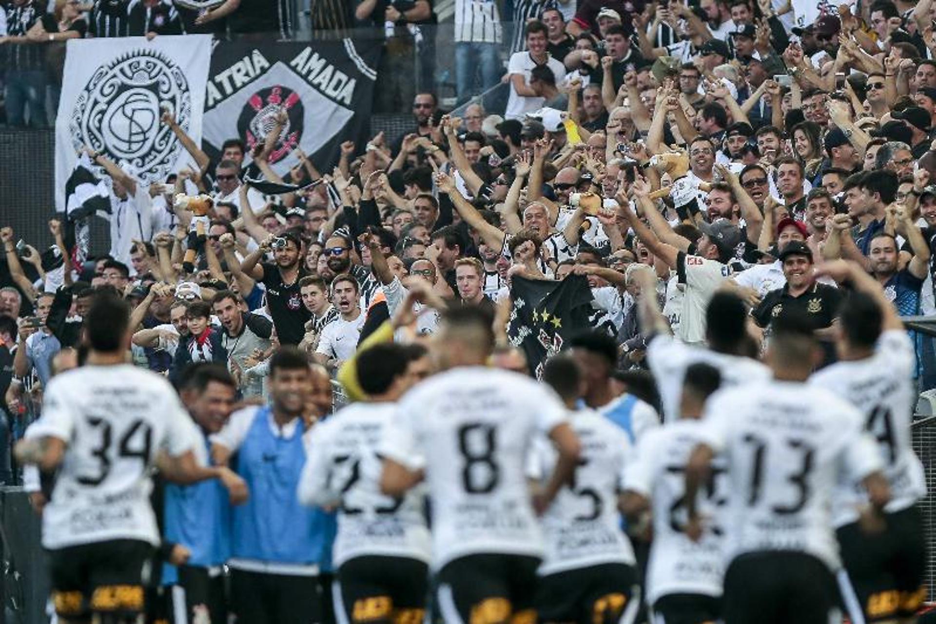 2017 - Corinthians chegou a 41 pontos e garantiu o título a duas rodadas do fim do primeiro turno