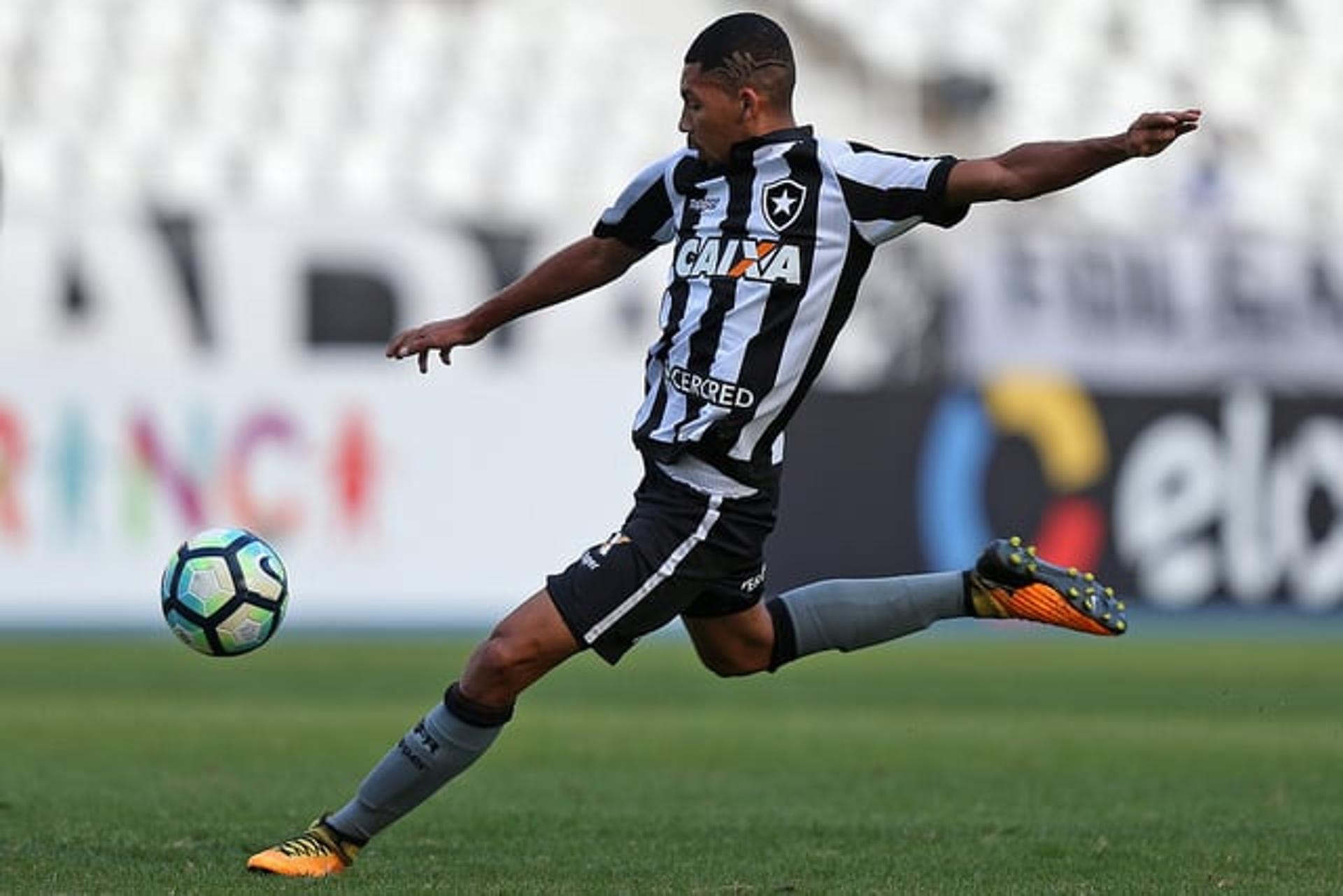 Matheus Fernandes - Botafogo