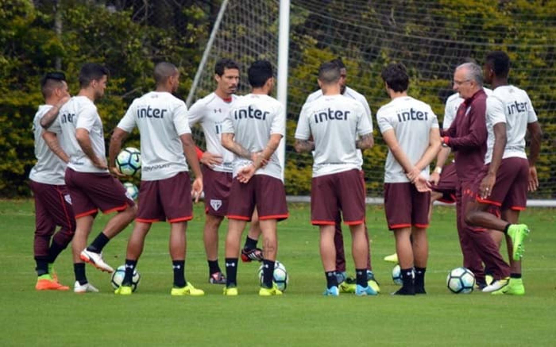 São Paulo treina para enfrentar o Coritiba