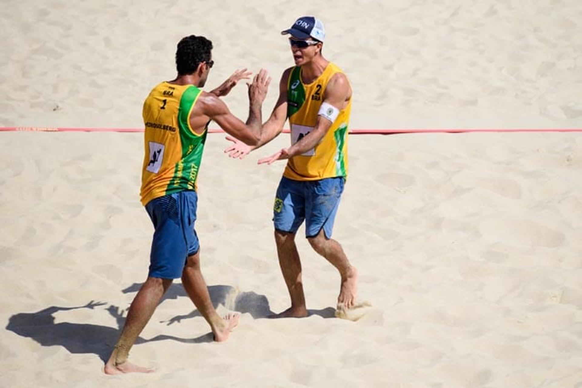 CAMPEONATO MUNDIAL: Alison/Bruno, Álvaro/Saymon e Pedro Solberg/Guto avançam à fase eliminatória