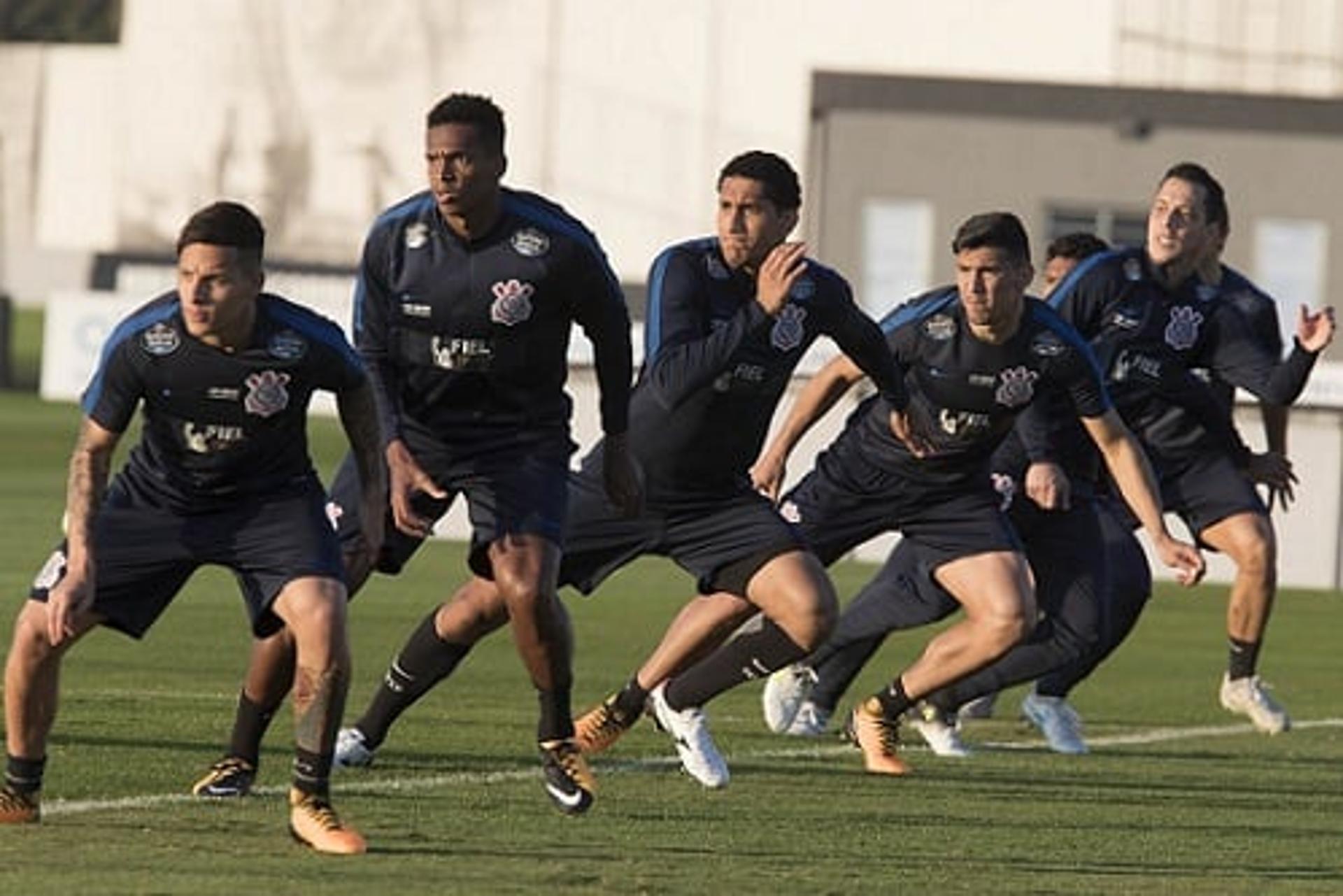 Corinthians 'recebe' 27 cruzamentos por jogo